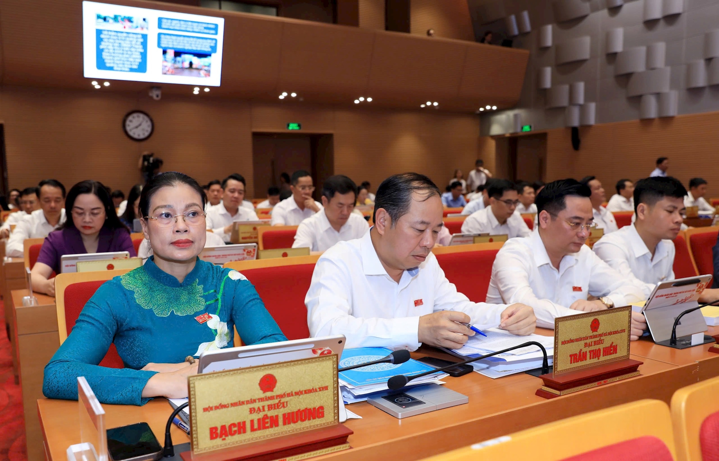 nhom-vh7.jpg