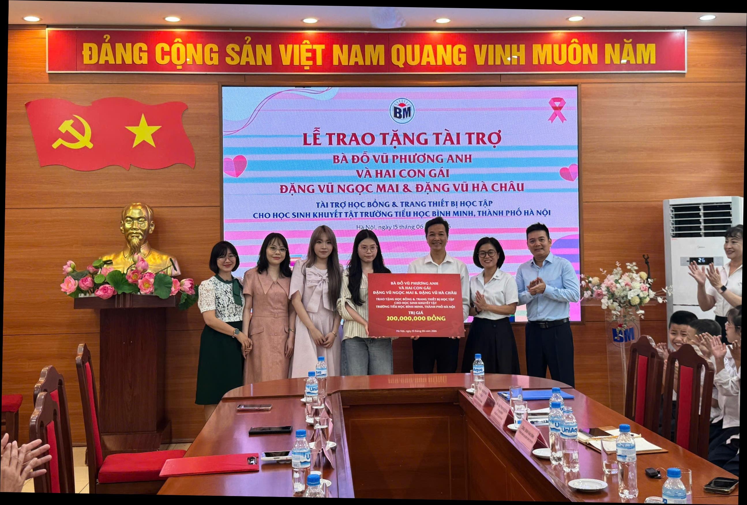 trao-200-trieu.jpg