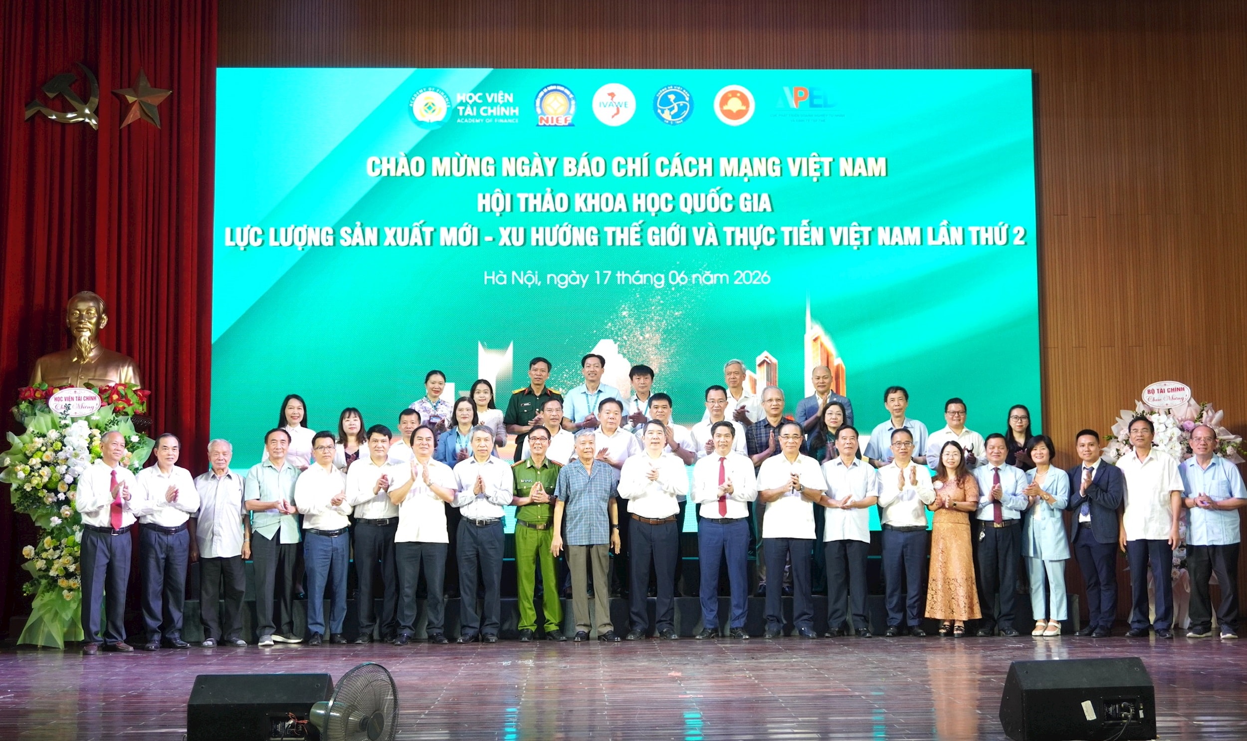Các chuyên gi