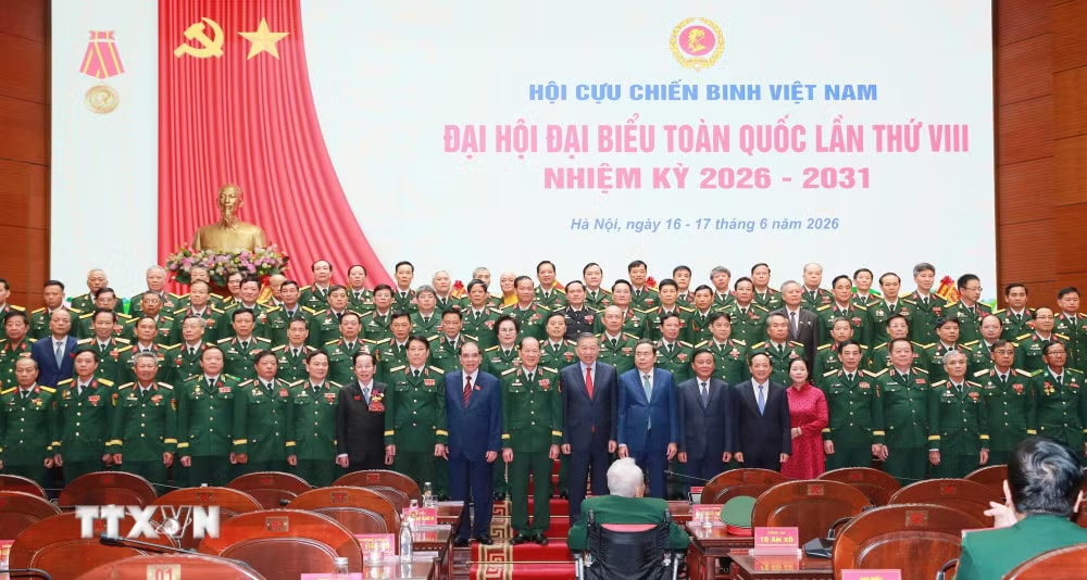 ef9802c59d495d72b027599fc3dee5e393913181ccc4-_ttxvn-1706-tong-bi-thu-chu-tich-nuoc-dai-hoi-hoi-cuu-chien-binh-13.jpg