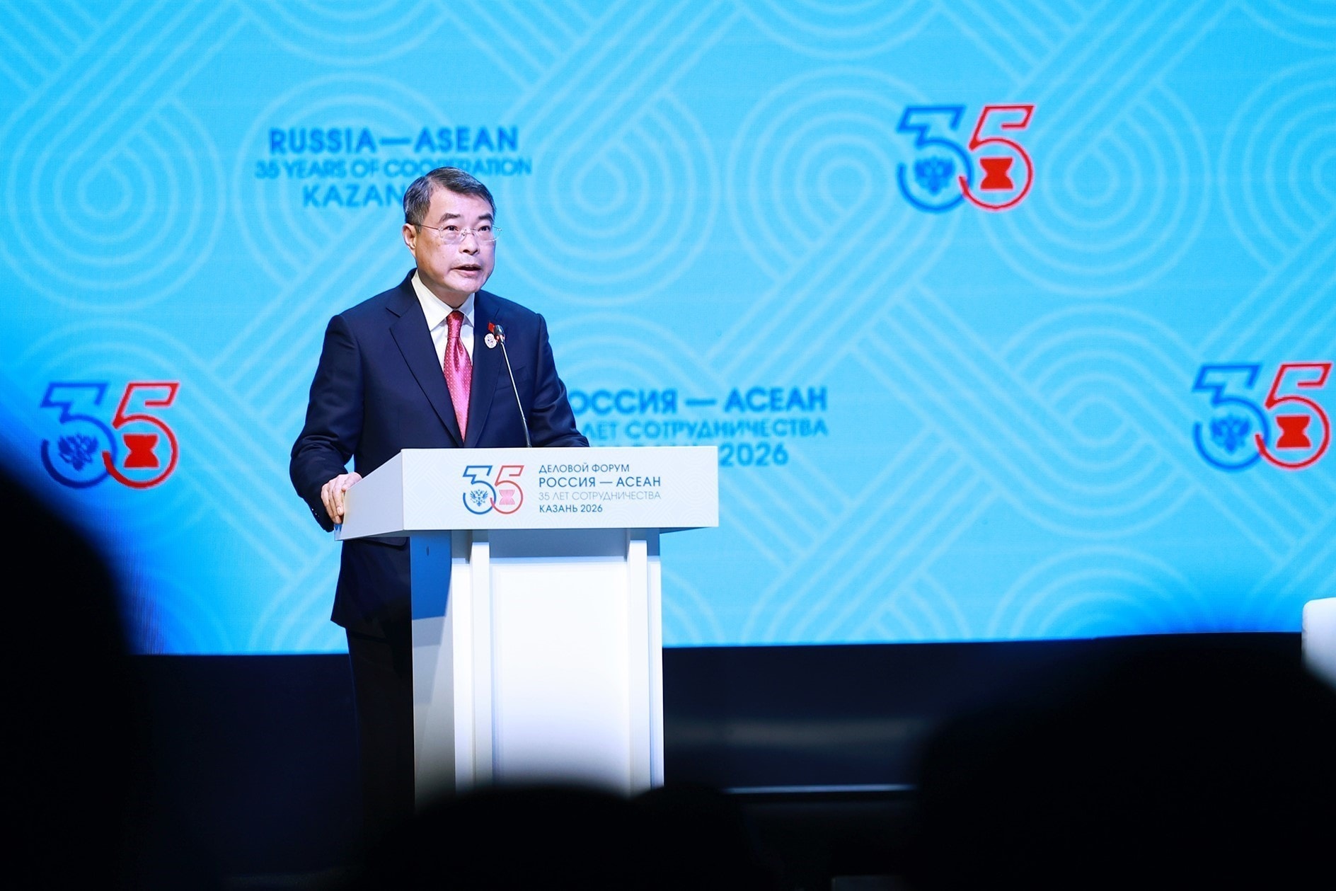 vna-potal-thu-tuong-le-minh-hung-phat-bieu-tai-dien-dan-doanh-nghiep-nga-asean-883220017-17-36-6.jpg