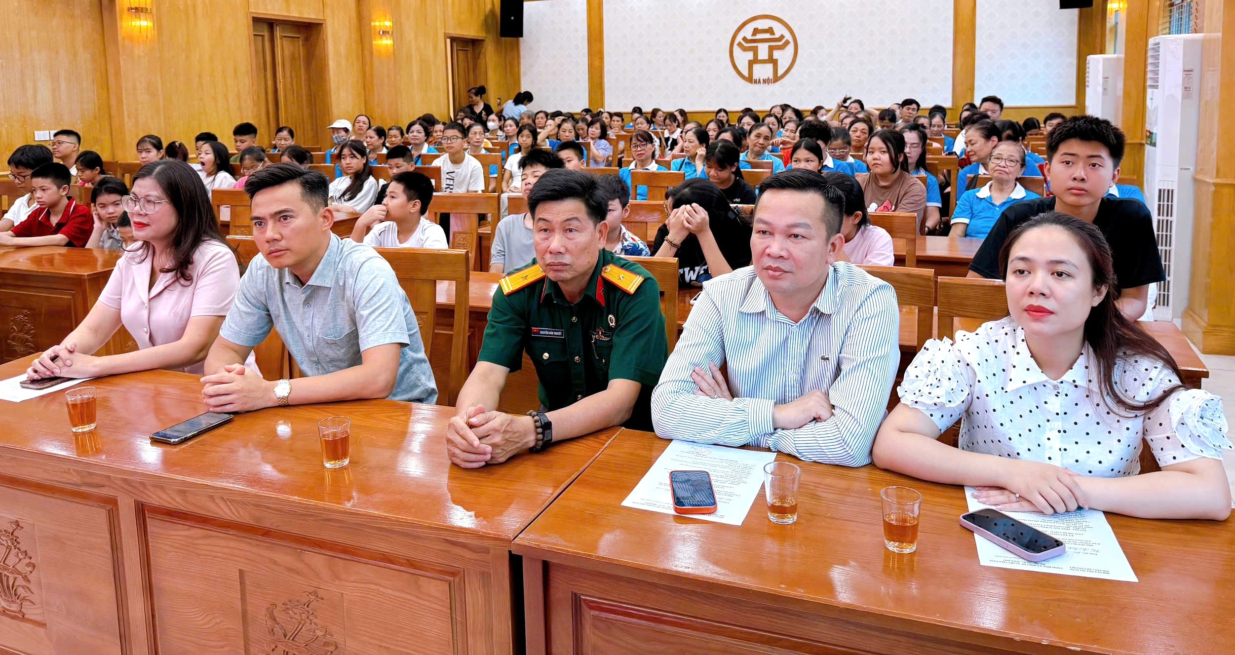 anh-2-cac-dai-bieu-tham-du.jpg