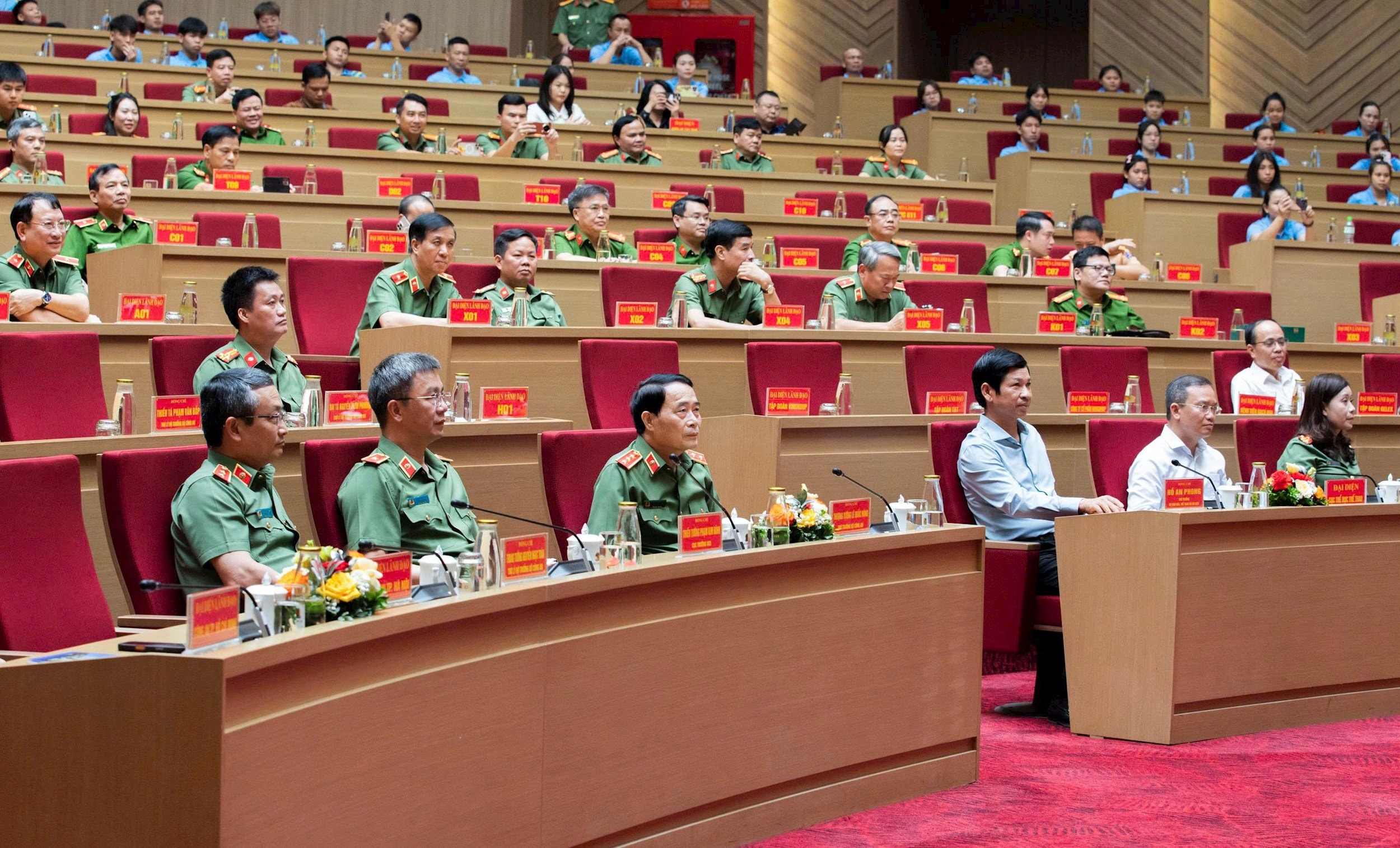 18-lanh-dao-bo.jpg