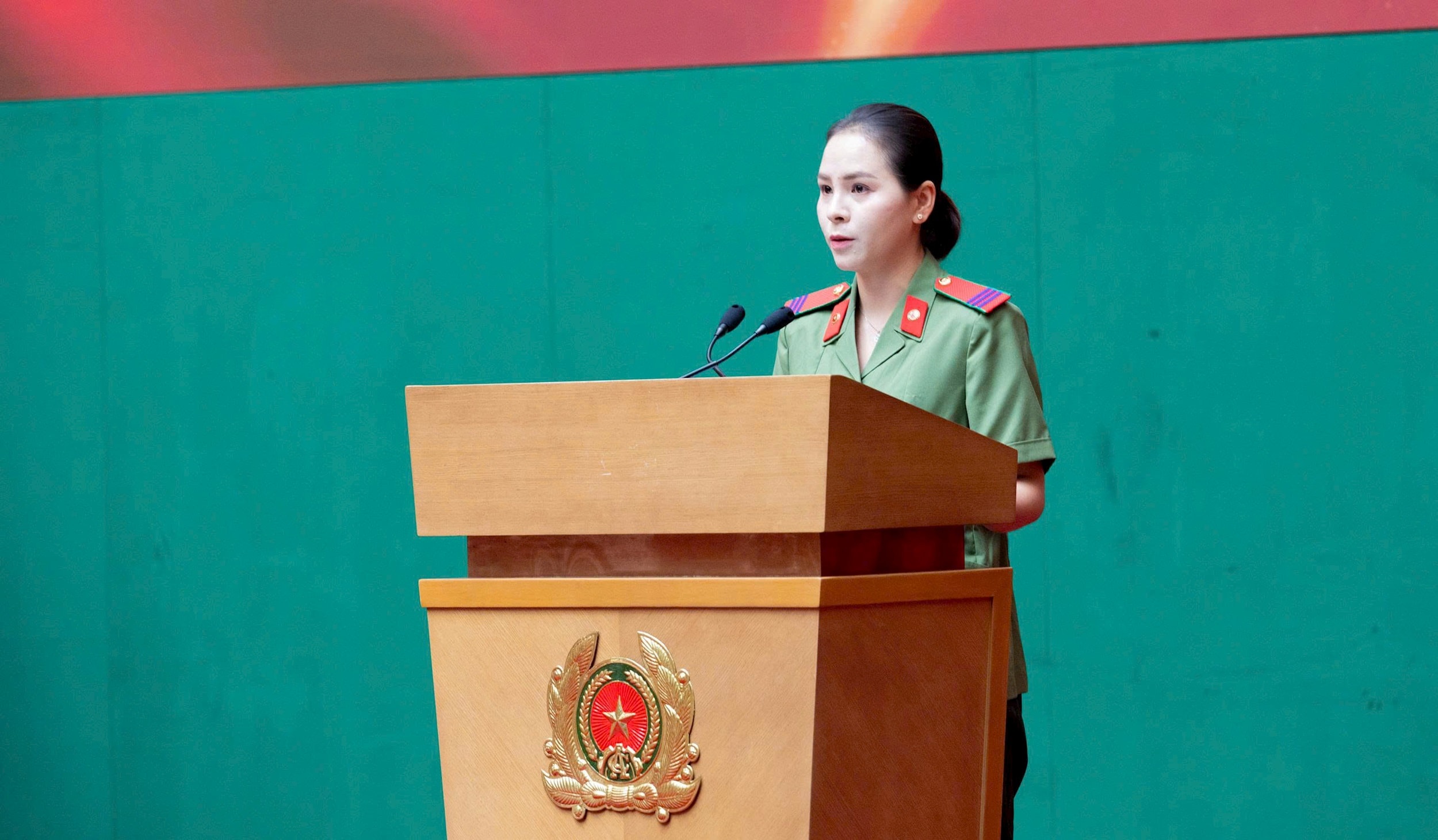 18-trinh-thu-vinh.jpg