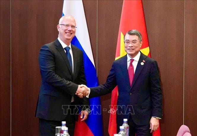 thu-tuong-chinh-phu-le-minh-hung-tiep-tong-giam-doc-quy-dau-tu-truc-tiep-nga-kirill-dmitriev_6a33f48a72bb2.jpg