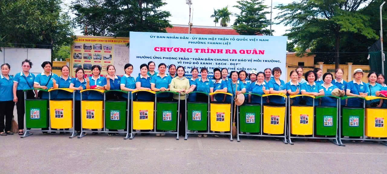 anh-5-pn-thanh-liet-tang-cac-thung-rac-miem-phi.jpg