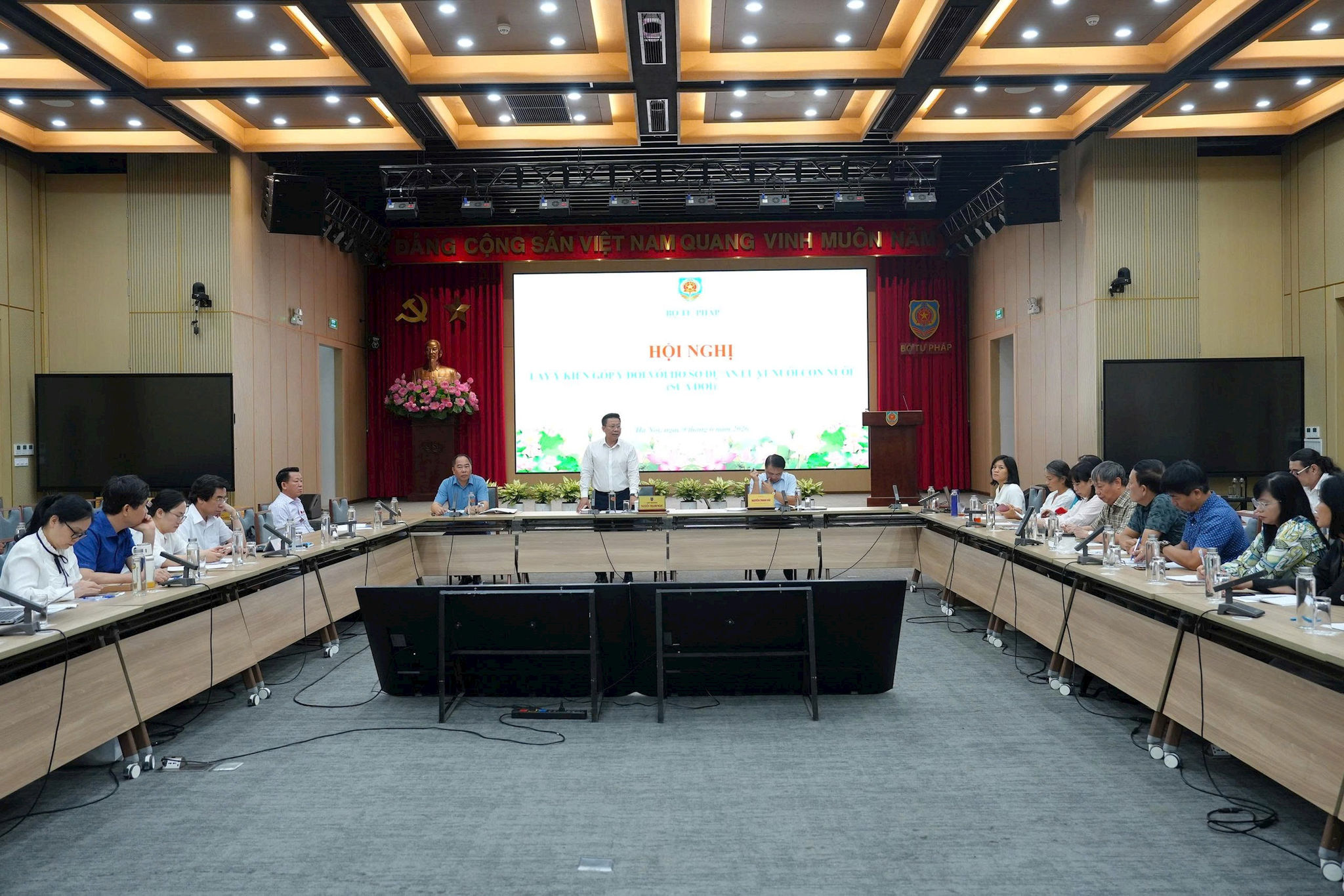 090626-ncn-canh-019eab58f9277c0b9bcb00510b1d55c2.jpg