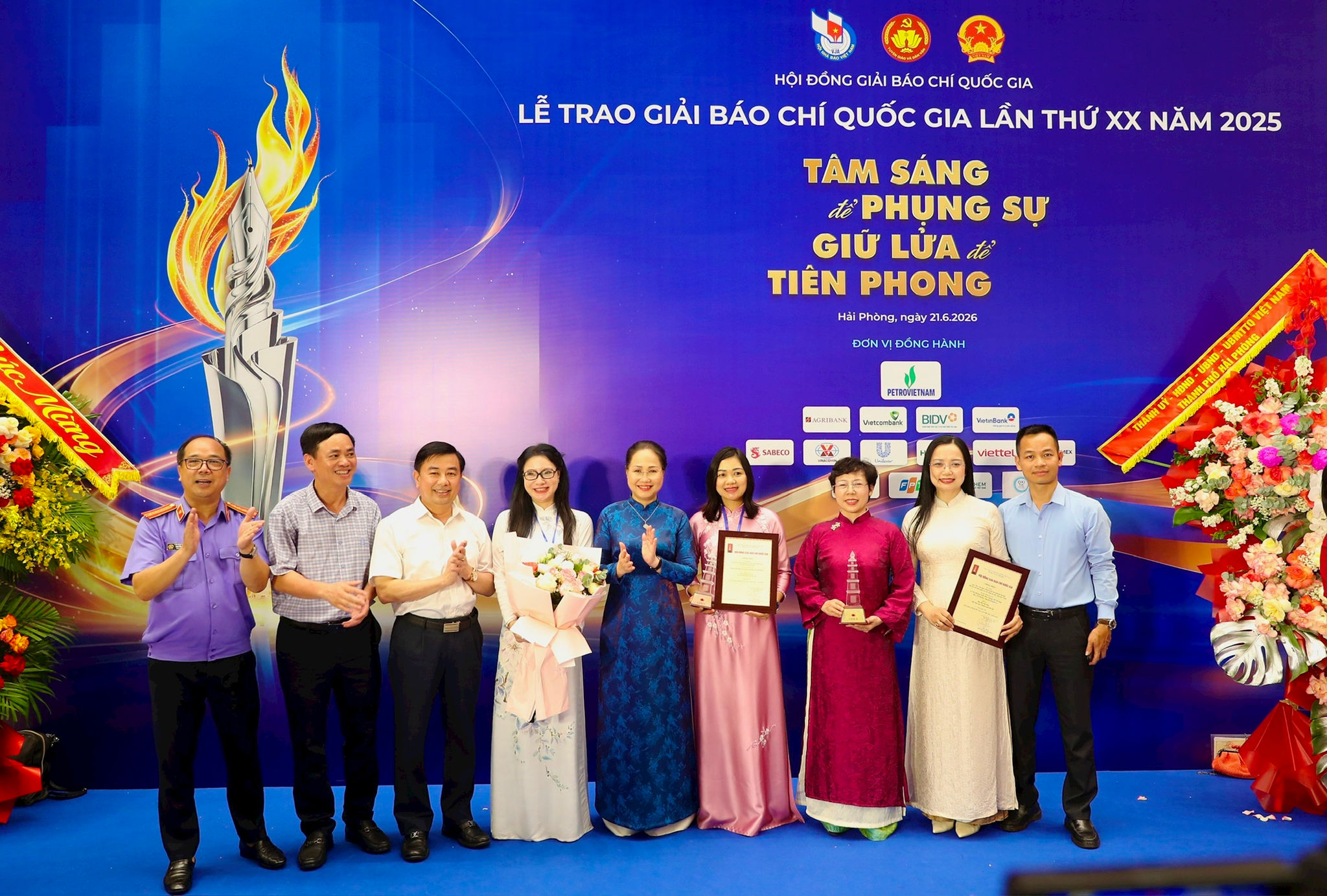 anh-them-3.jpg