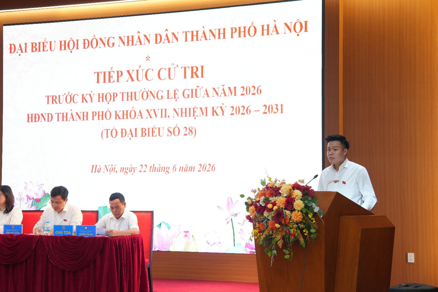 dai-bieu-thong-tin.jpeg