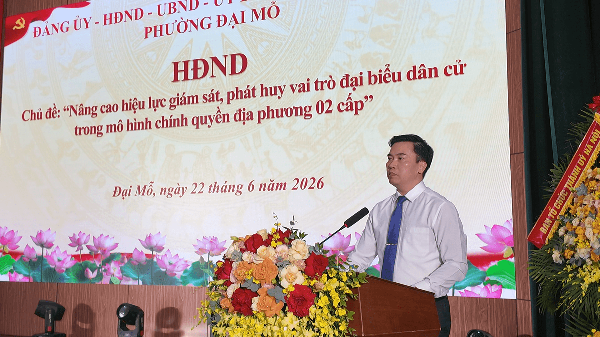 Đồng chí Đỗ Xuân Bình, Ủy viên Ban thường vụ Đảng ủy, Phó Chủ tịch HĐND phường Đại Mỗ trình bày tham luận.