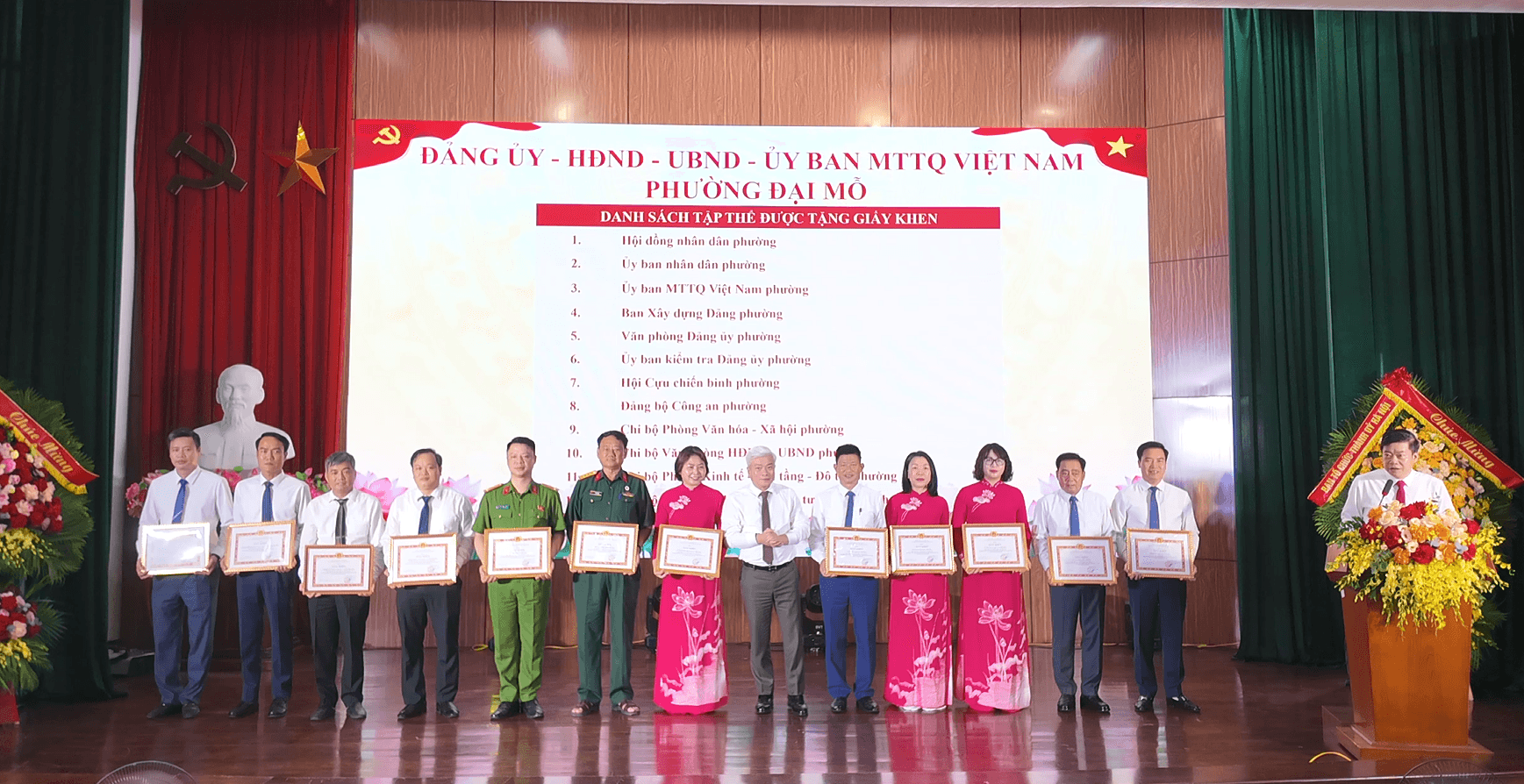 Phường Đại Mỗ biểu dương, khen thưởng tập thể và 3cá nhân có thành tích xuất sắc trong 1 năm triển khai mô hình mới.