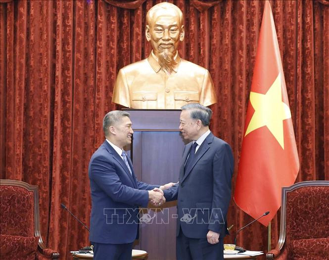 quyen-bo-truong-hai-quan-hoa-ky.jpg