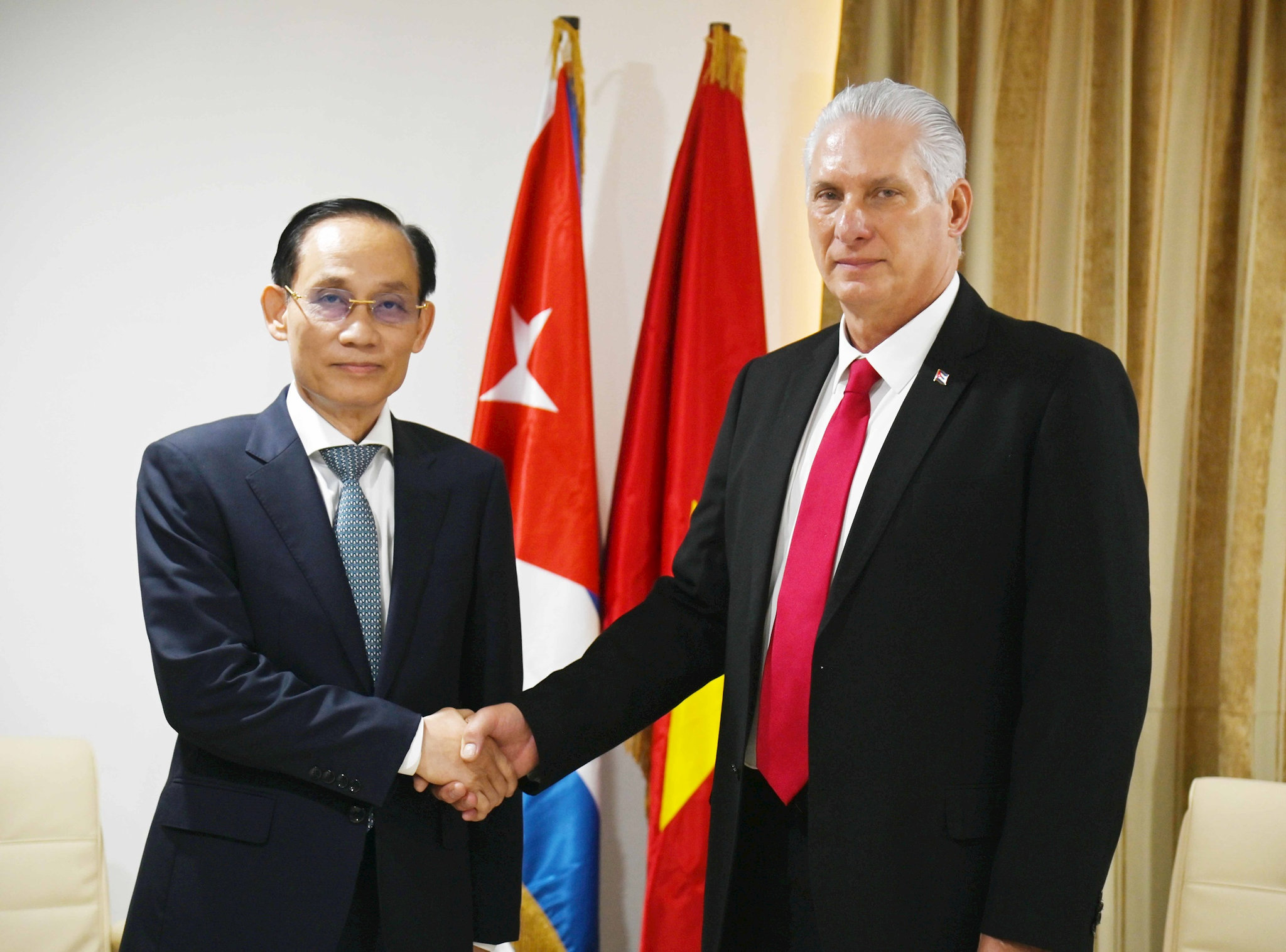 hoi-kien-chu-tich-cuba.2.jpg