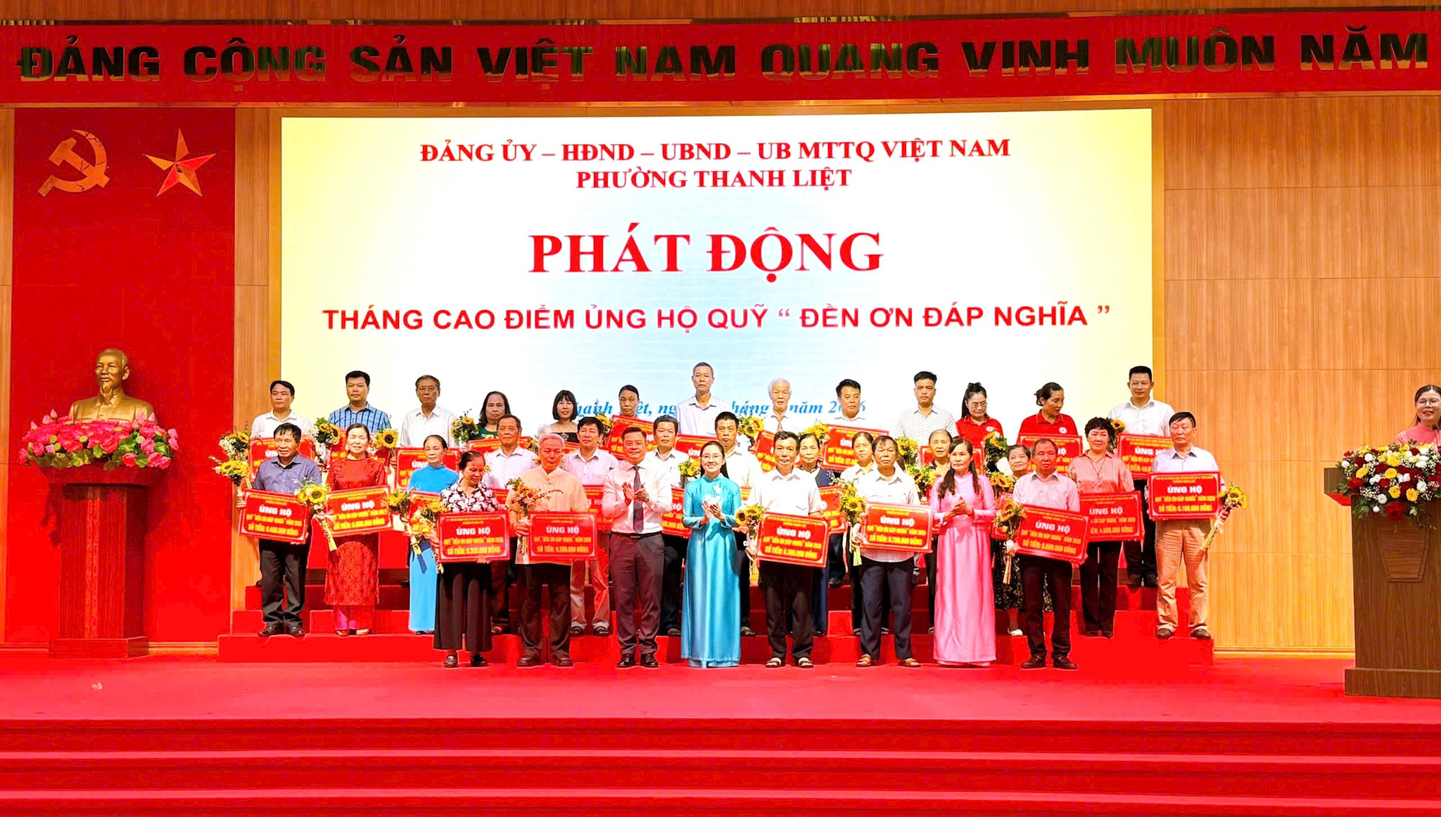 anh-2-phat-dong-ung-ho.jpg