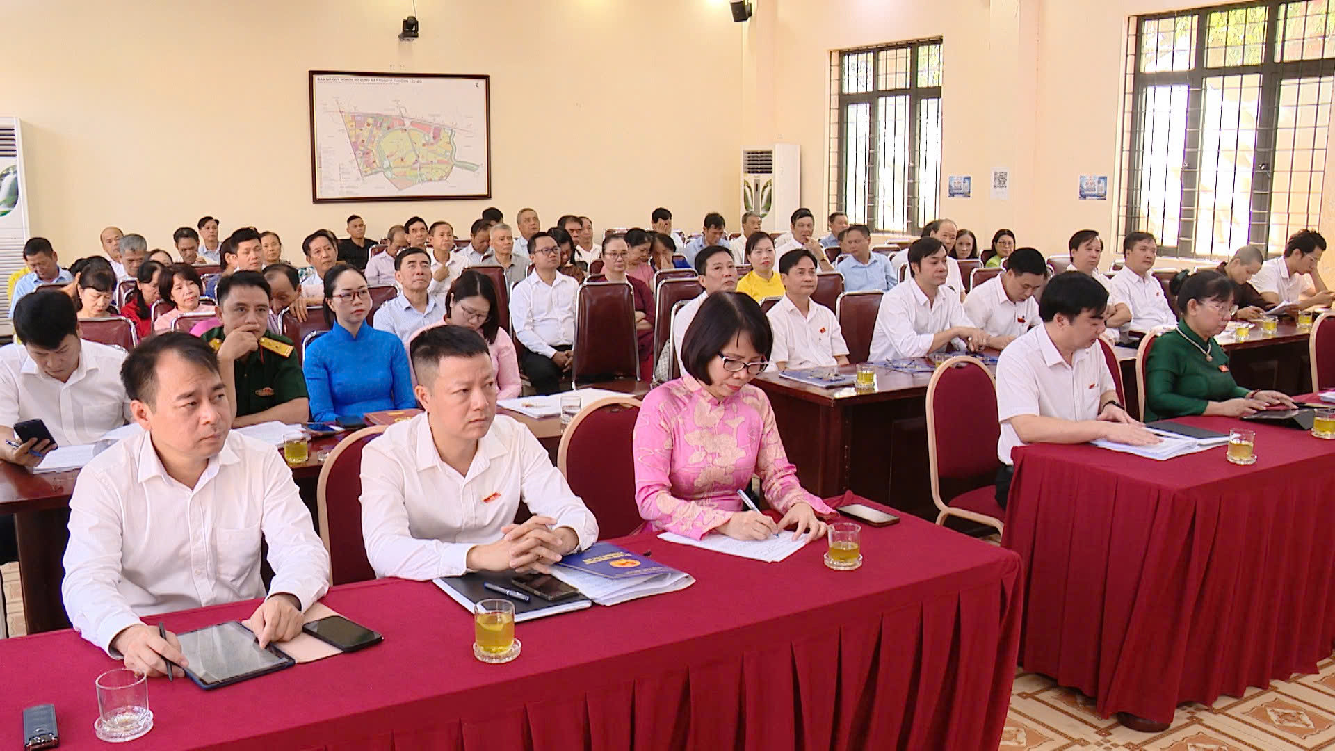 Toàn cảnh kỳ họp thứ 4 HĐND phường Tây Mỗ. Ảnh: PV