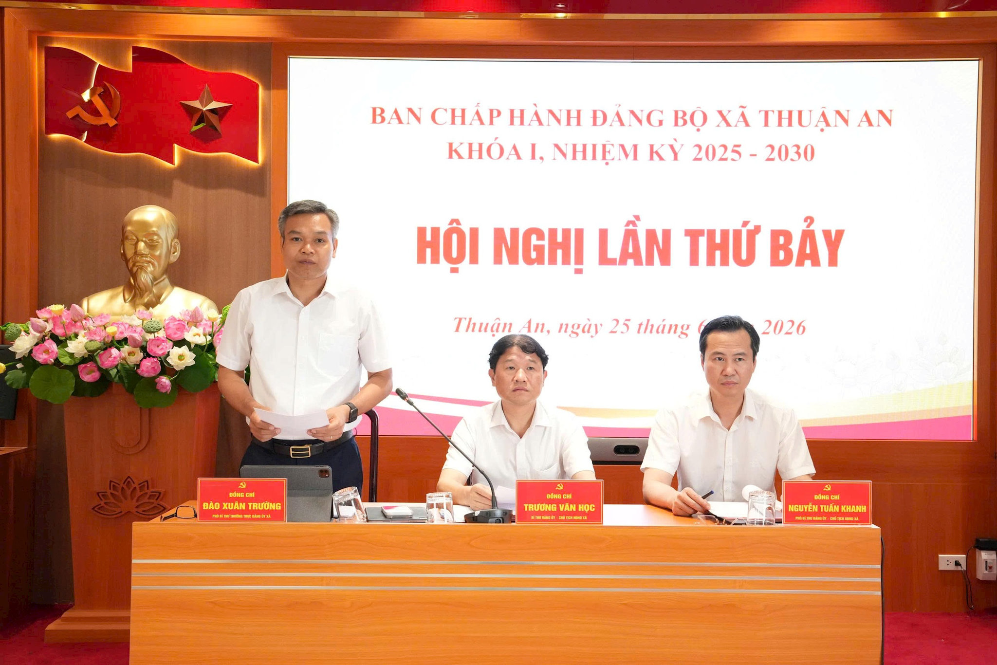hoi-nghi1.jpg