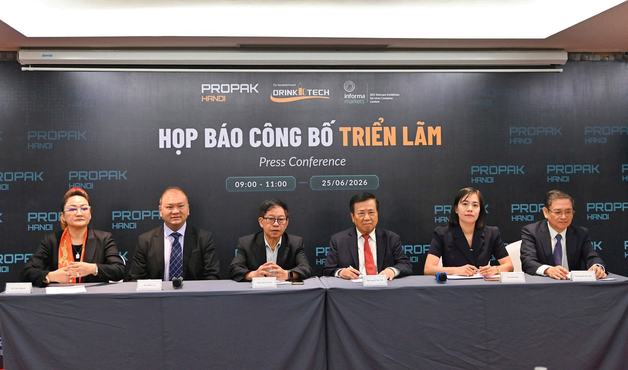 gen-h-hop-bao-cong-bo-trien-lam.jpg