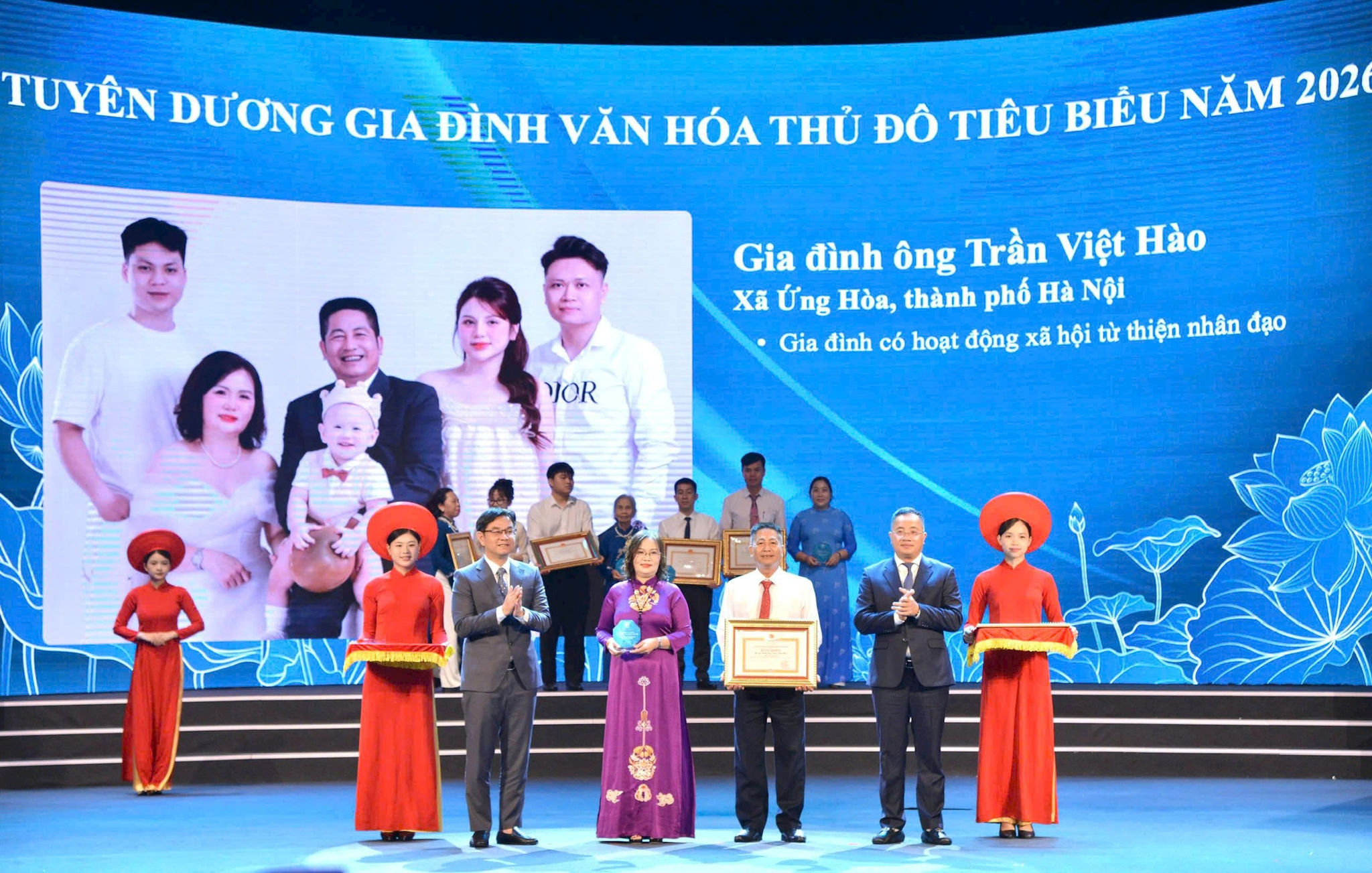 truongbannoichinhtutrao.jpg