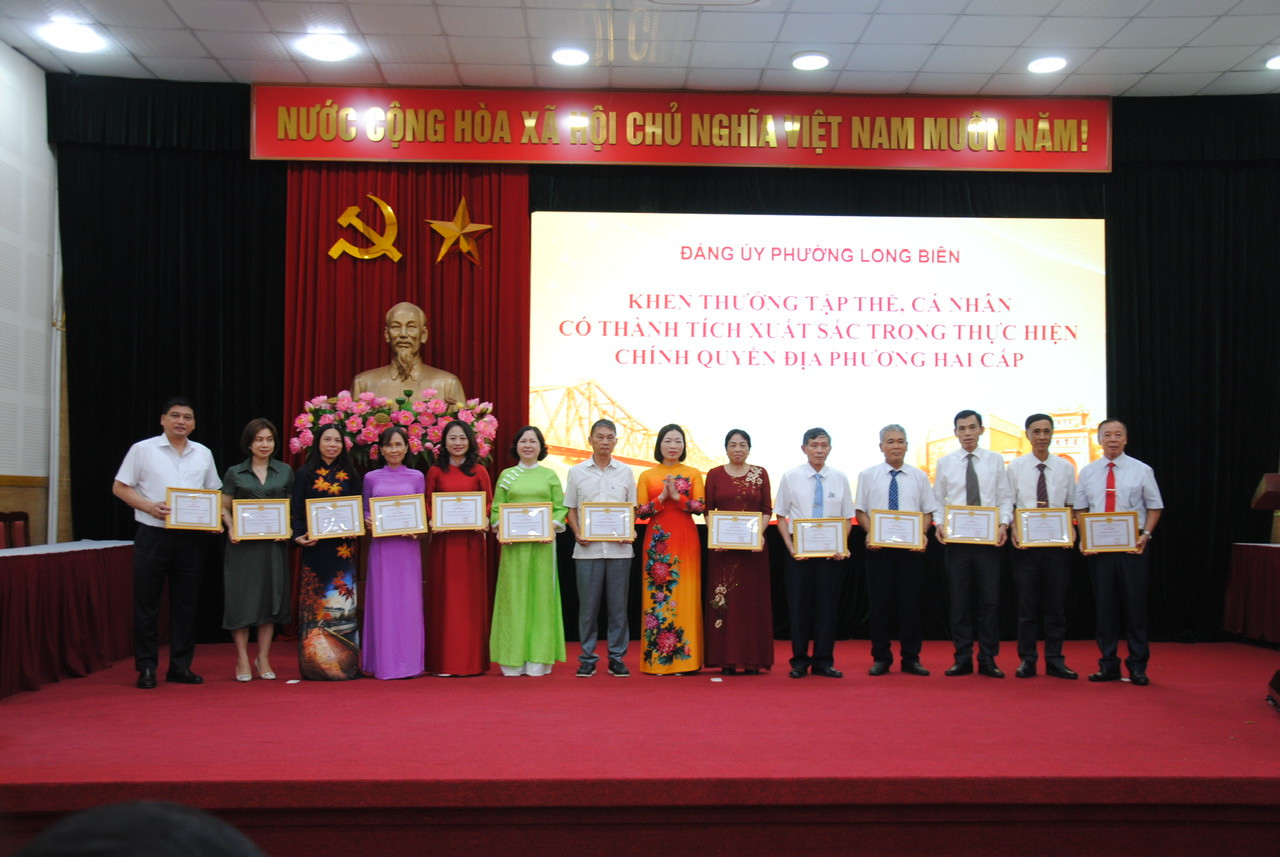 Chuyển biến mạnh mẽ sau một năm thực hiện chính quyền địa phương hai cấp ở Long Biên