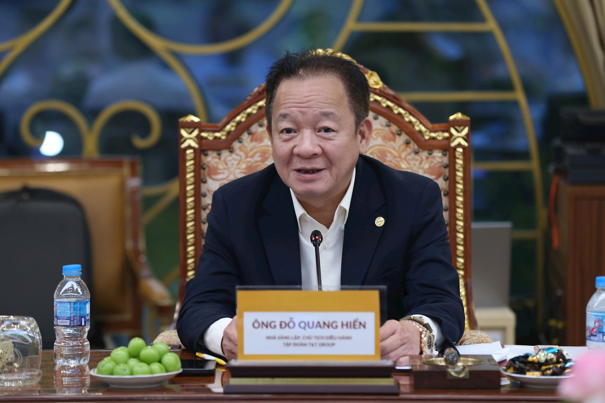 26-6-do-quang-hien-lam-viec-voi-cao-bang.jpeg