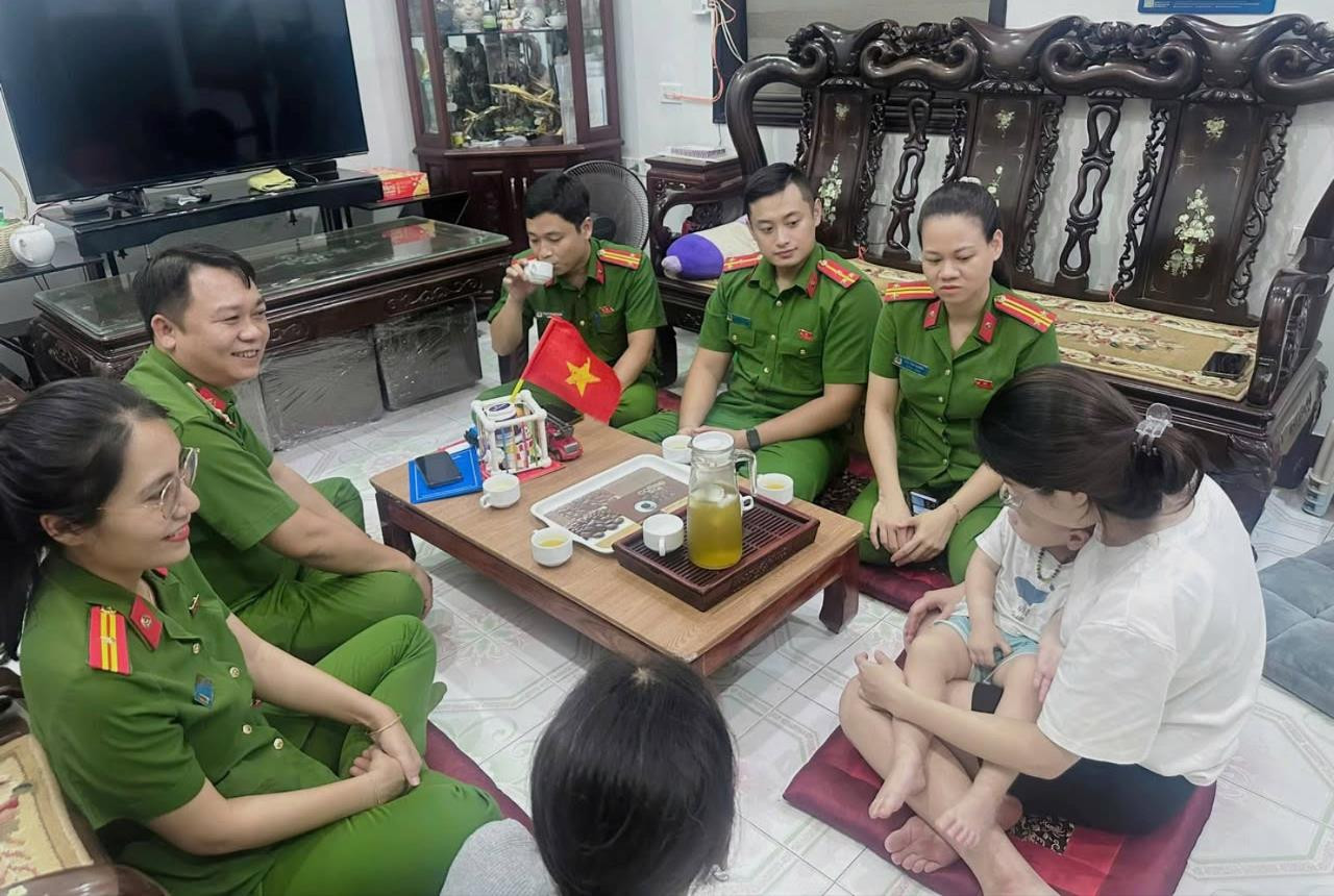 “Gần dân nhất” - phương châm hành động của Công an phường Phú Thượng