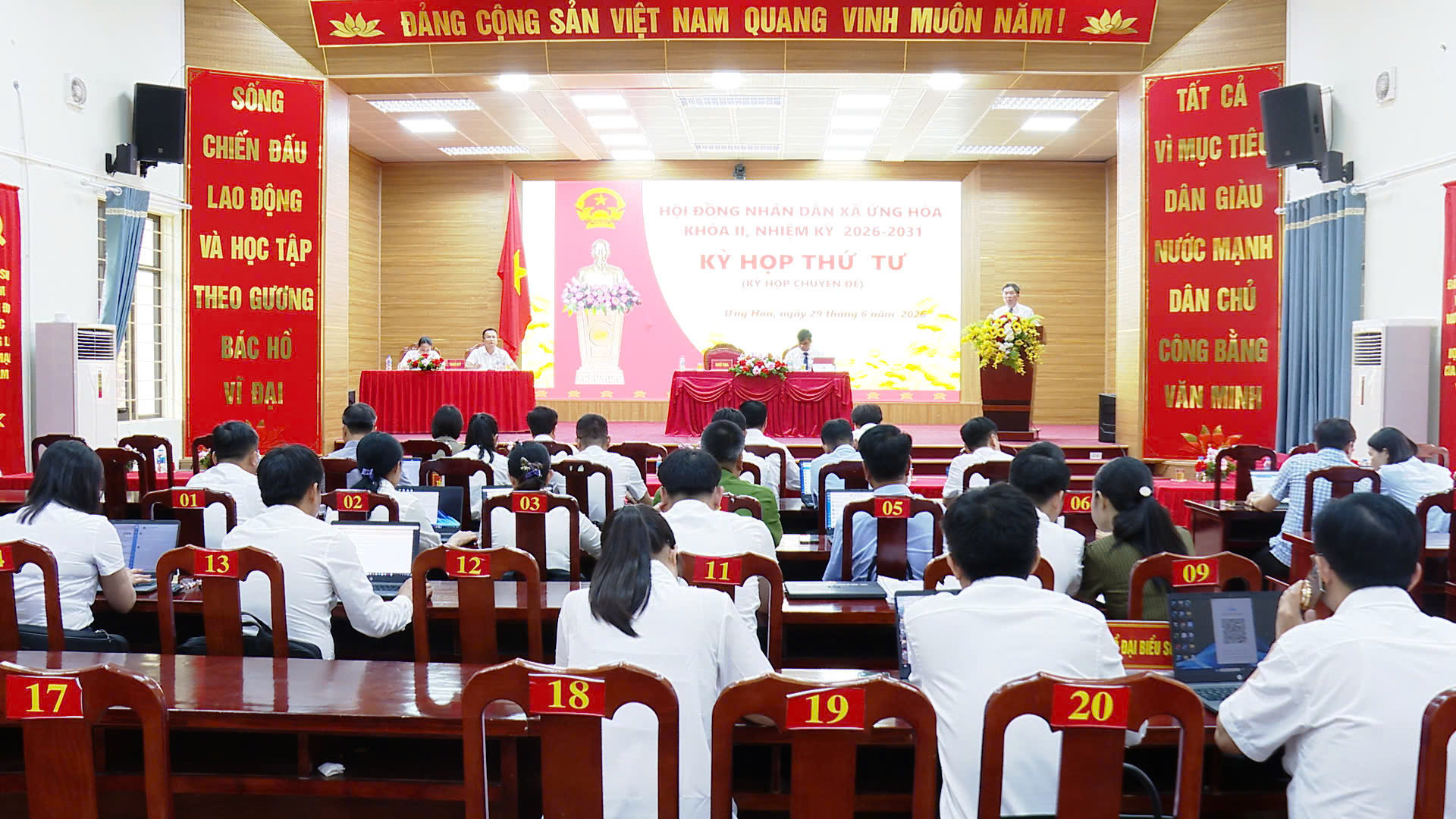ung-hoa.jpg