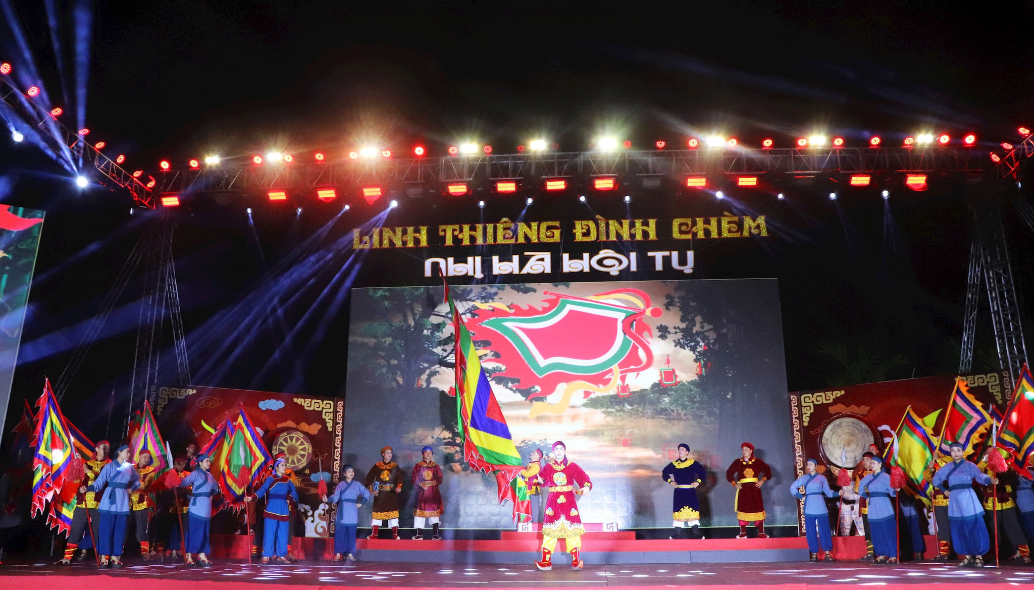 linh_thieng_dinh_chem5.jpg