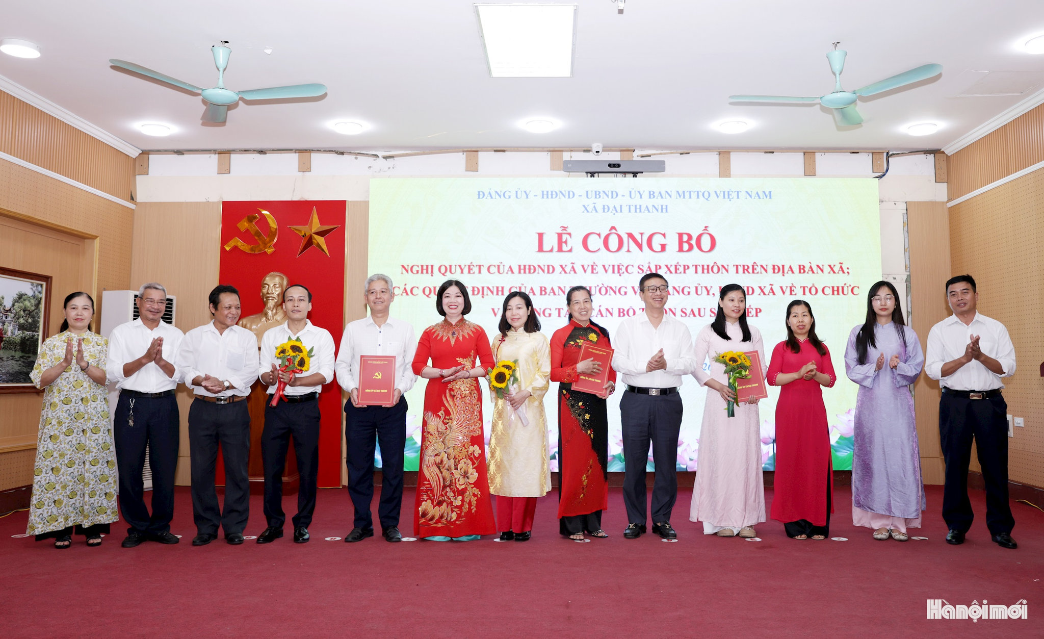 W_trao-quyet-dinh-chi-dinh-cap-uy-chi-bo-bi-thu-pho-bi-thu-cac-chi-bo-thon-sau-sap-xep.jpg