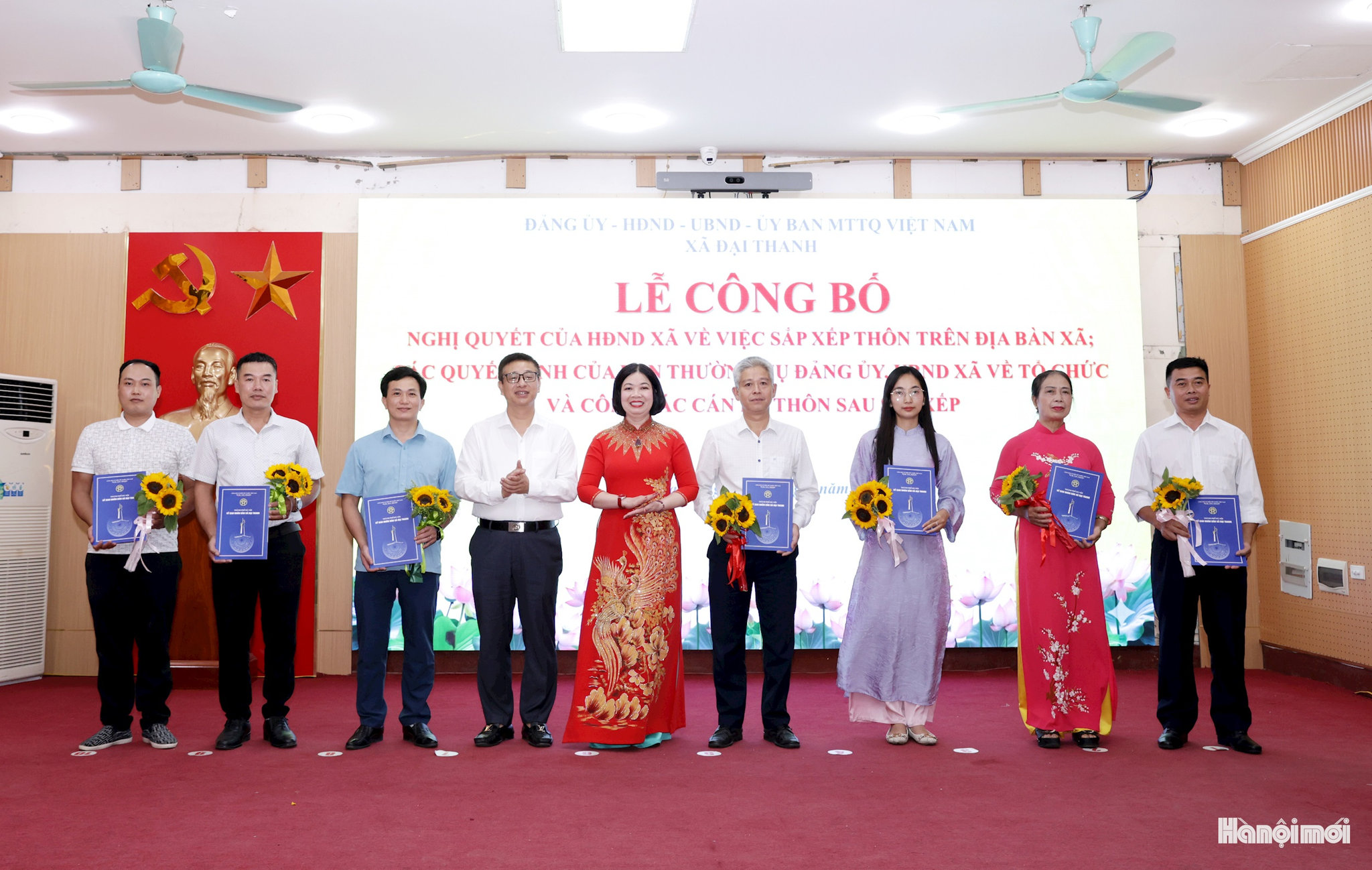 W_trao-quyet-dinh-cu-truong-thon-pho-truong-thon-lam-thoi.jpg