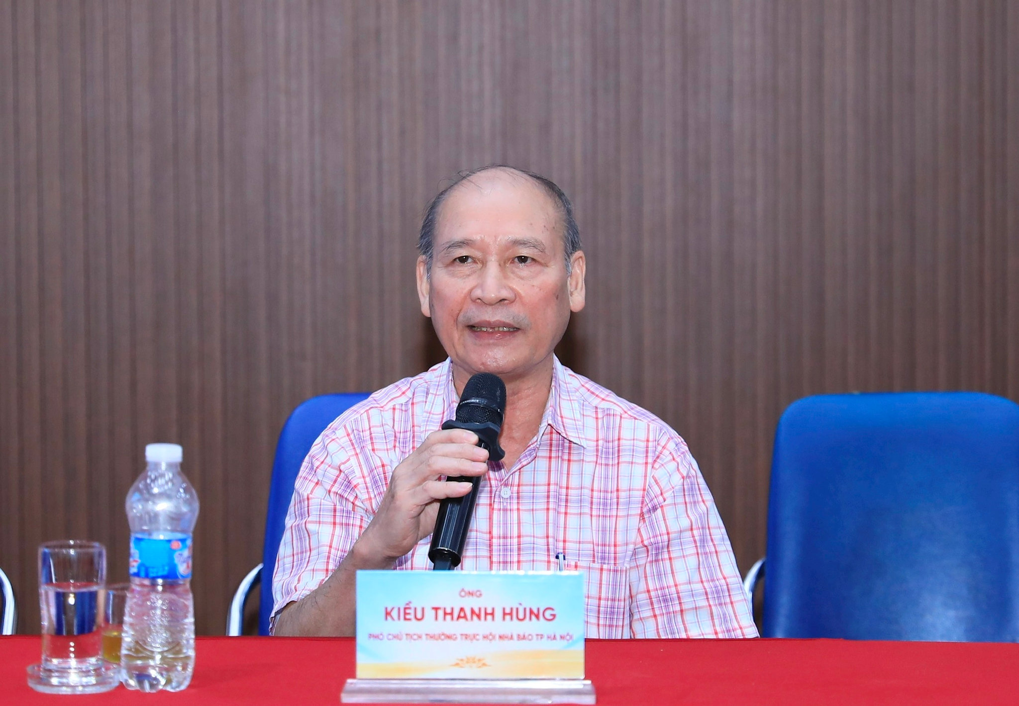 chu-hung-.jpg