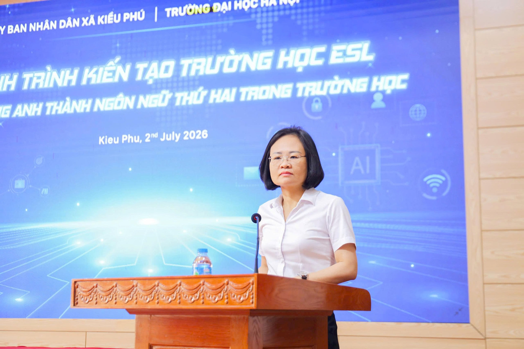 Đồng chí Kiều Thị Nga, Ủy viên Ban Thường vụ Đảng ủy, Phó Chủ tịch UBND xã Kiều Phú phát biểu. Ảnh: Đức Hùng