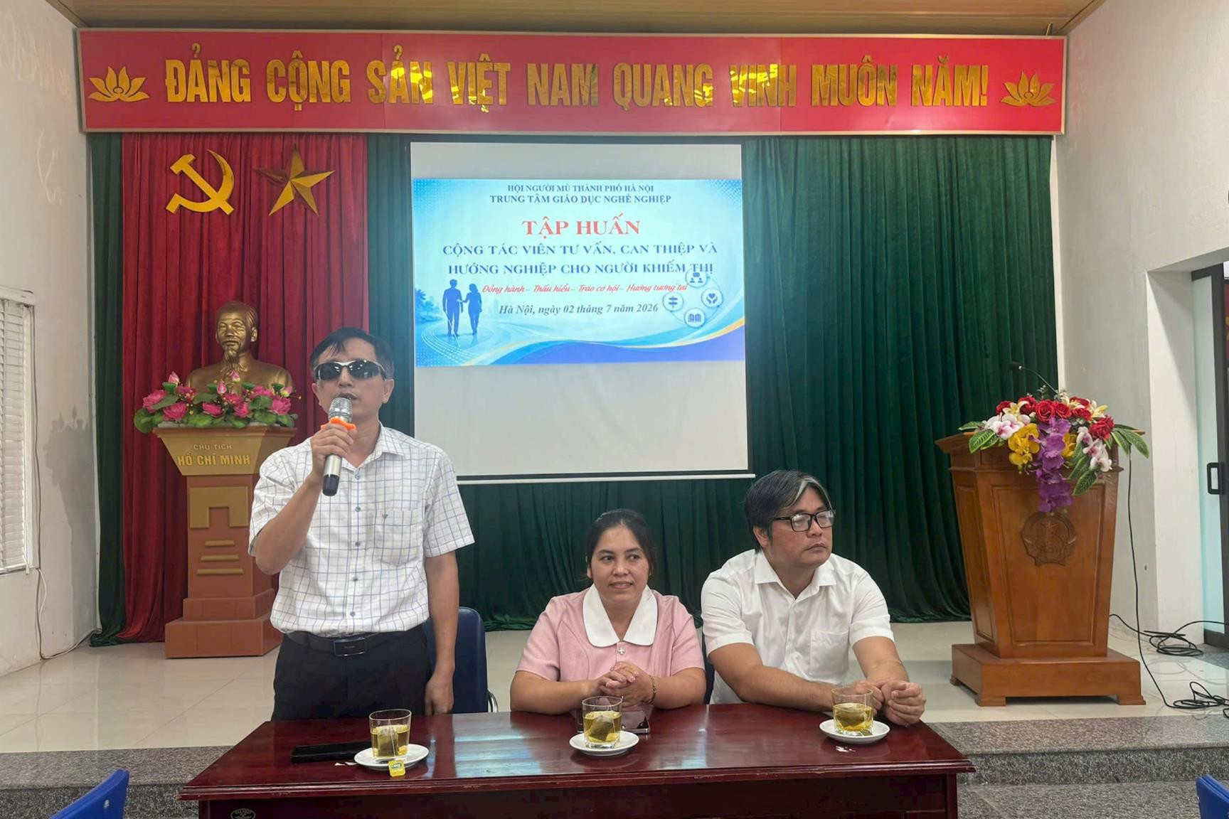 ong-huy-viet.jpg