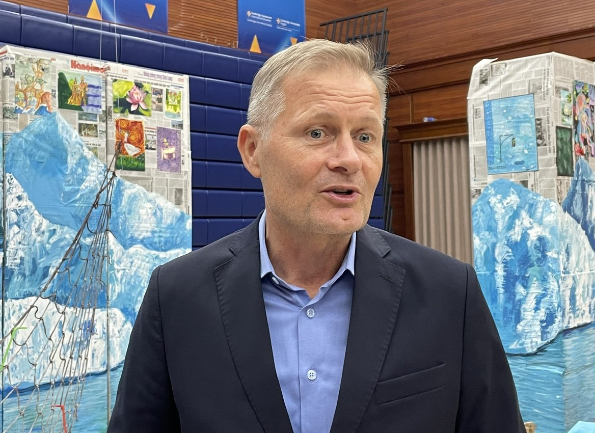 denmark-amb.jpg