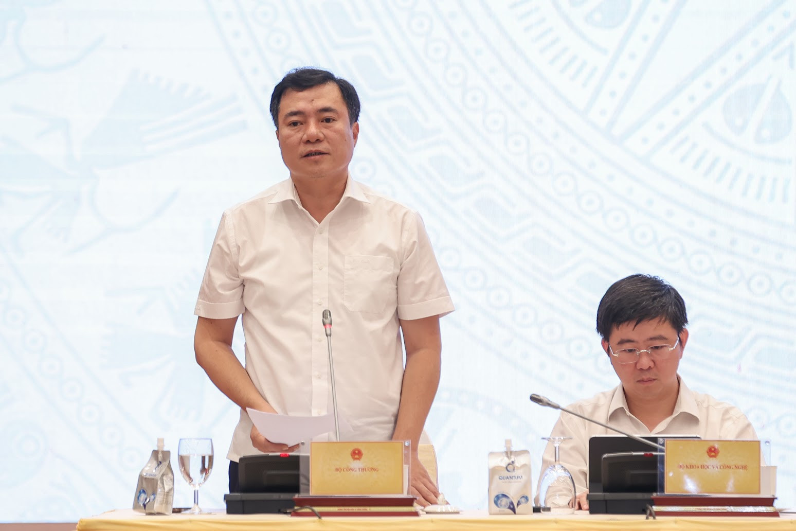 nhat-tan.jpg