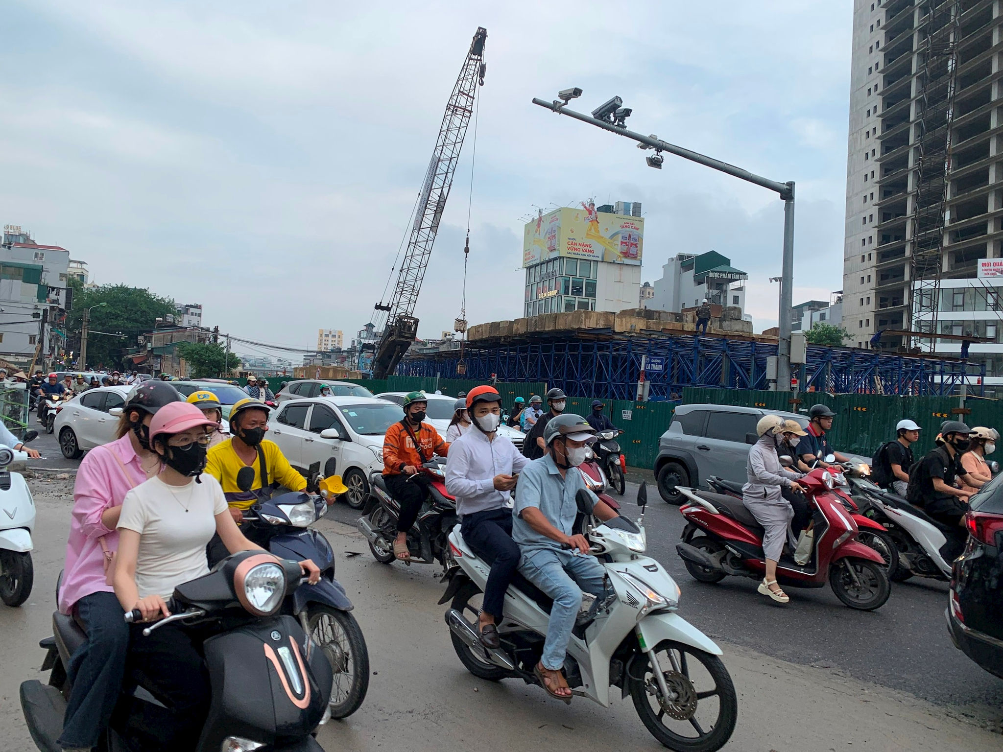 nut-giao-la-thanh-anh-tuan-luong.jpg
