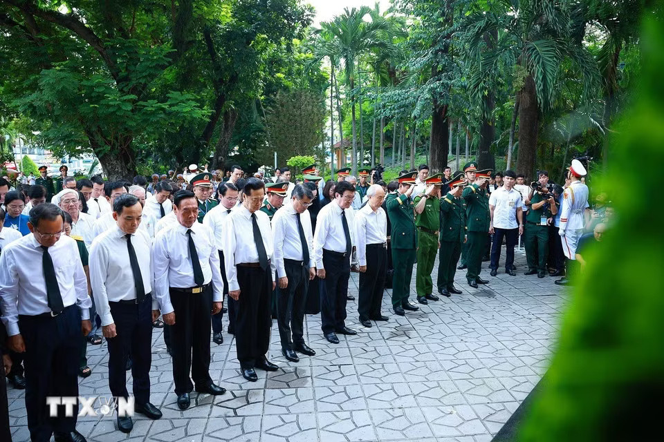 fce426ae6be40c36-_ttxvn-thu-tuong-du-le-trien-khai-tim-kiem-quy-tap-hai-cot-liet-si-tai-cong-vien-le-thi-rieng-10.jpg