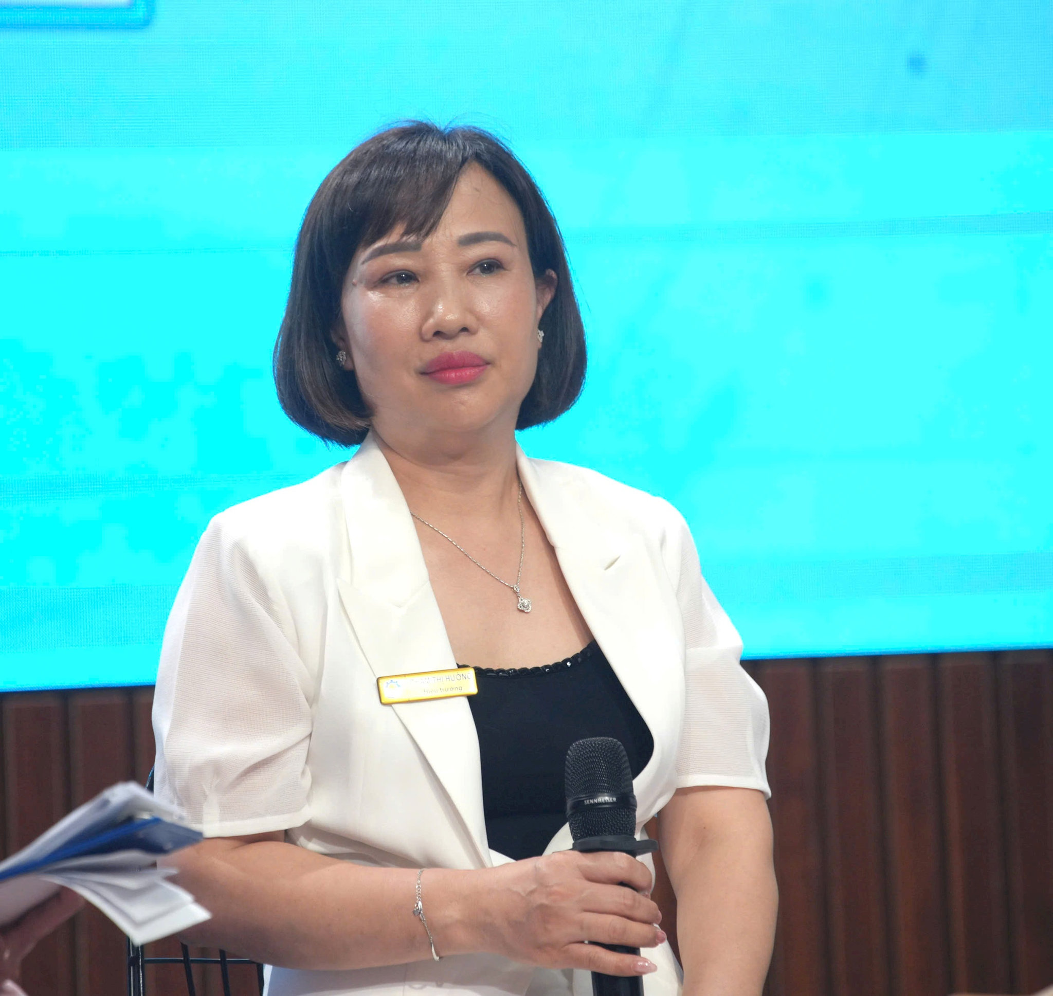 Bà Phạm Thị Hường - Hiệu trưởng Trường Cao đẳng Nghề Công nghiệp Hà Nội trao đổi tại chương trình. Ảnh: Phạm Hùng