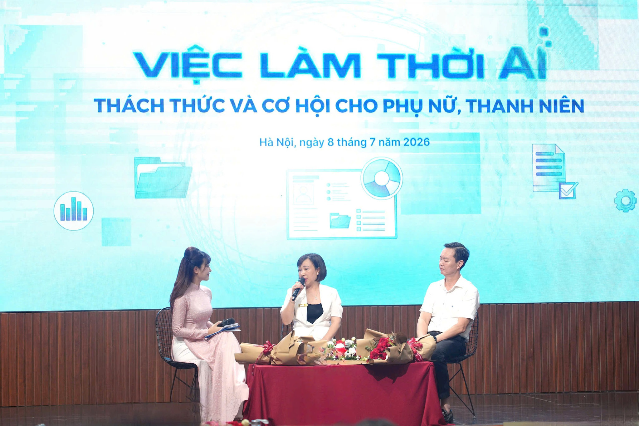 Quang cảnh tọa đàm. Ảnh: Phạm Hùng