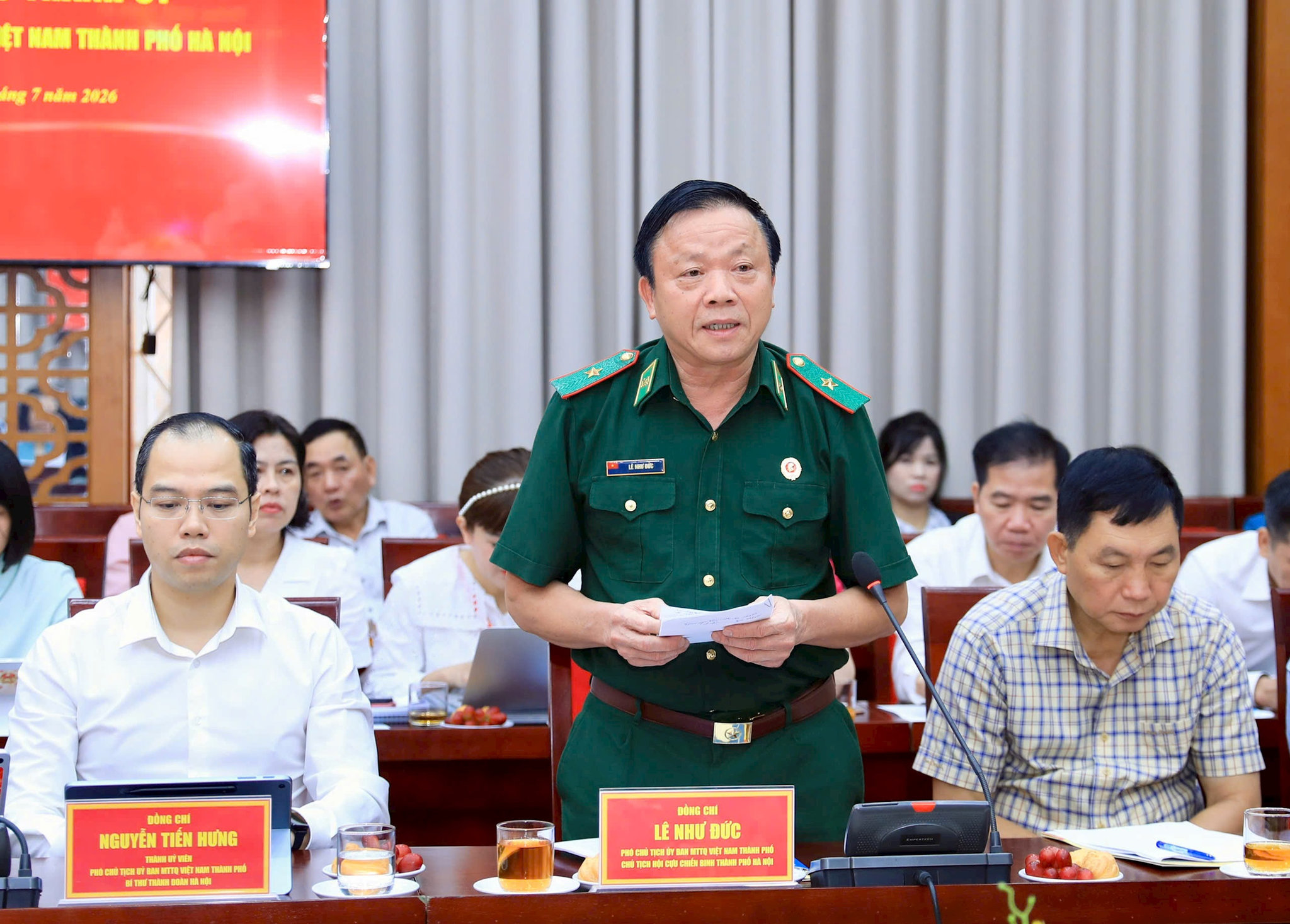 Phó Chủ tịch Ủy ban Mặt trận Tổ quốc Việt Nam thành phố Hà Nội, Chủ tịch Hội Cựu chiến binh thành phố Hà Nội Lê Như Đ phát biểu thảo luận. Ảnh Quang Thái