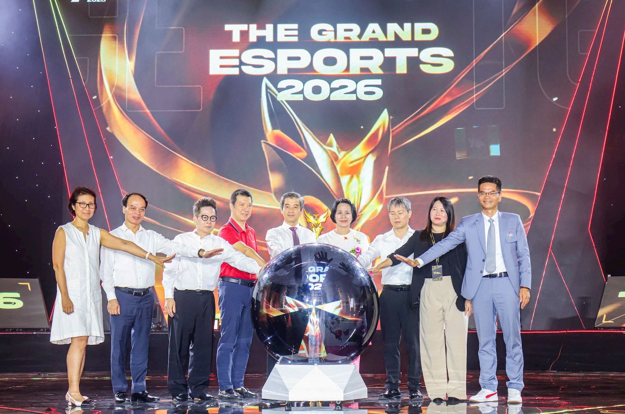 9-khai-mac-esports2.jpg