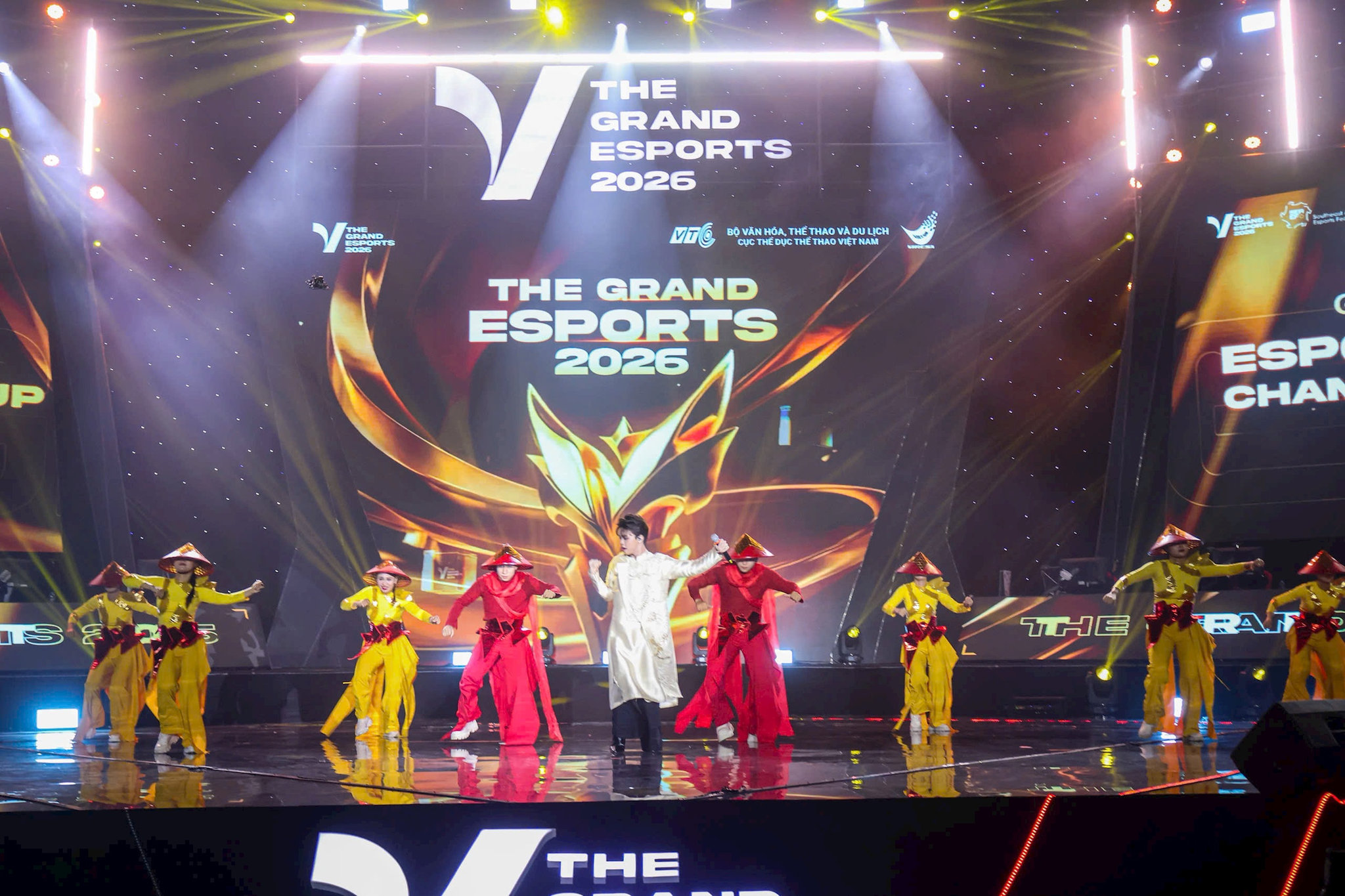 9-khai-mac-grand-esports.jpg