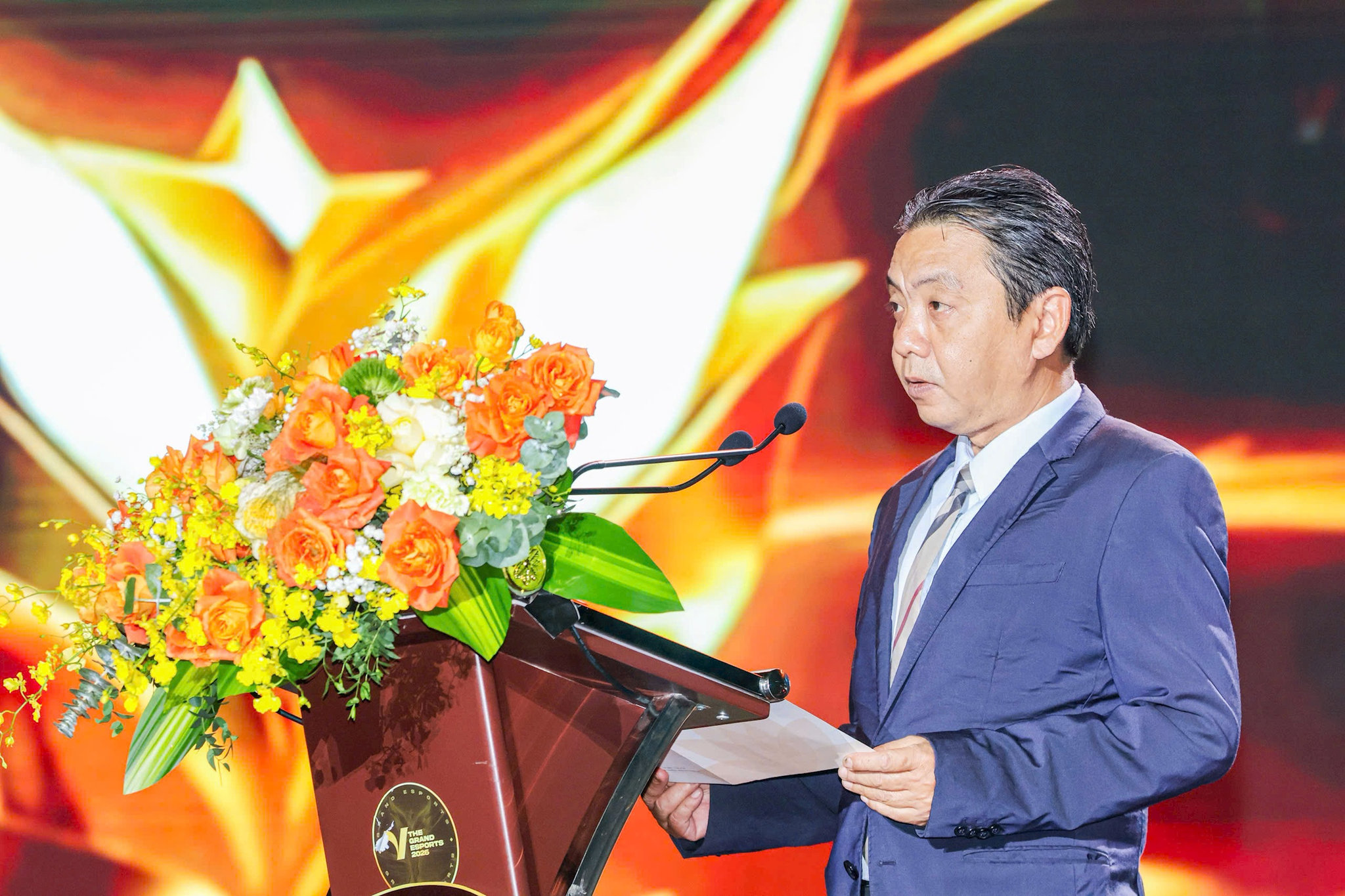 9-thu-truong-hoang-dao-cuong.jpg