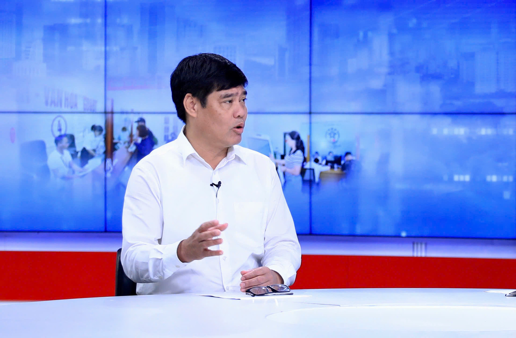 PGS.TS Lê Văn Cường trao đổi tại chương trình. Ảnh: Quang Thái