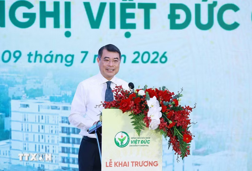 feb901aea868e56e8a402356a73-_ttxvn-0907-thu-tuong-tham-benh-vien-viet-duc-va-benh-vien-bach-mai-co-so-ninh-binh-3.jpg