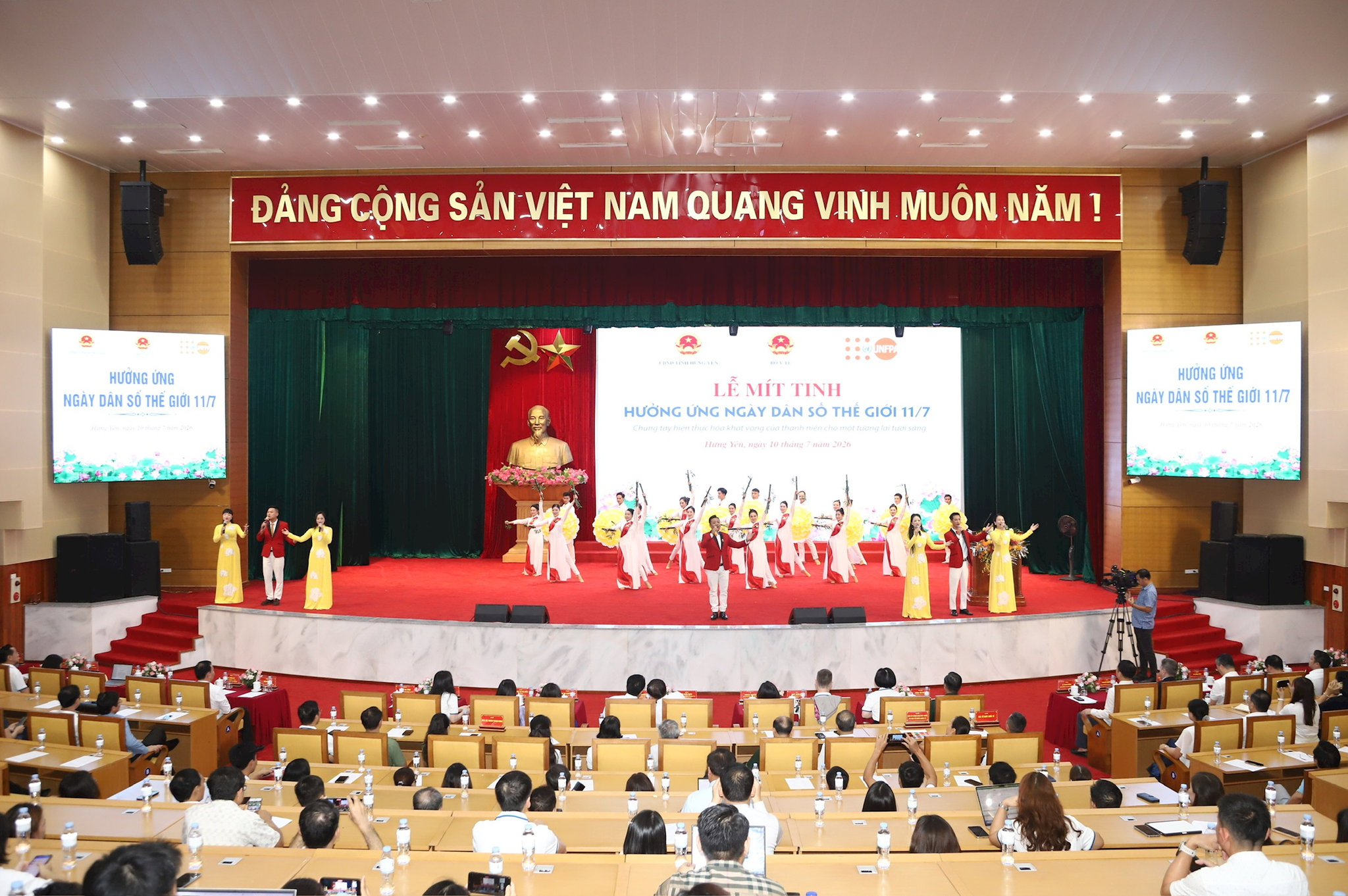 10-7-mit-tinh-dan-so.jpg