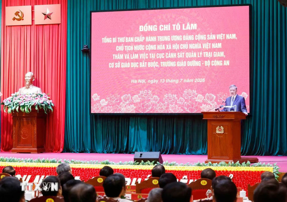 chu-tich-nuoc-tham-lam-viec-voi-cuc-canh-sat-quan-ly-trai-giam-co-so-giao-duc-bat-buoc-truong-giao-duong-17-resize.jpg