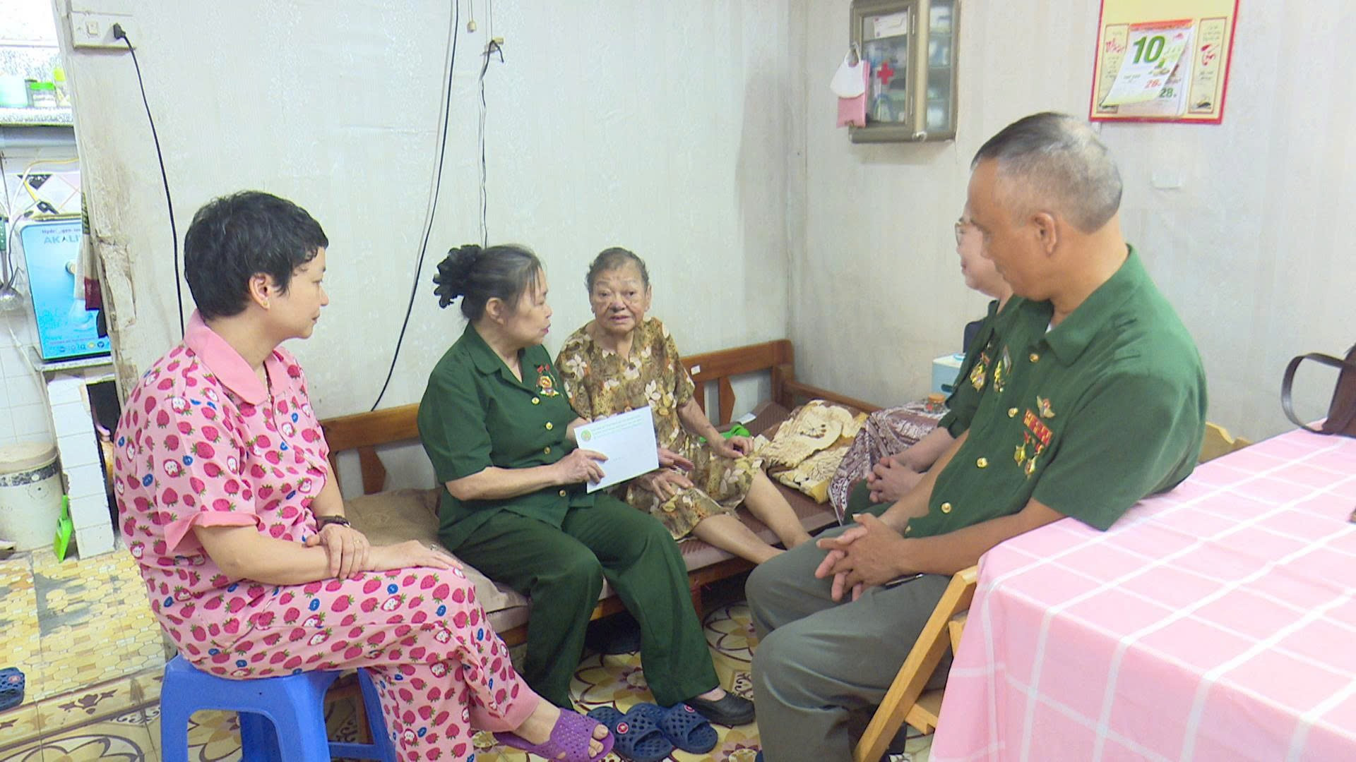 Ban Liên lạc Cựu TNXP khu vực Thanh Xuân đến động vie