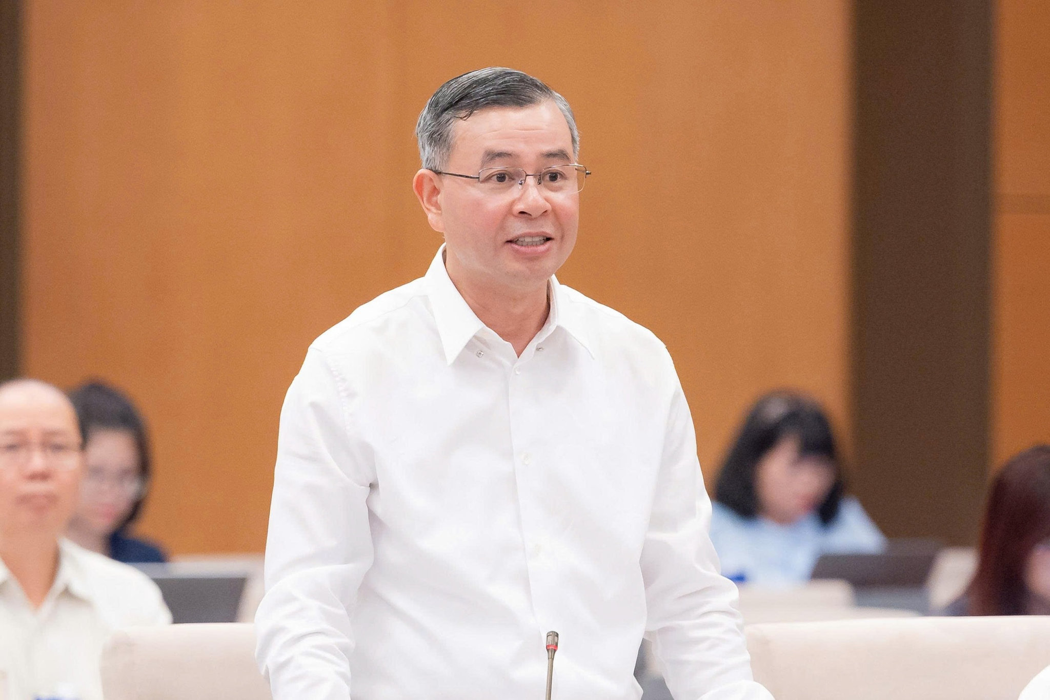 Bộ trưởng Bộ trưởng Bộ Tài chính Ngô Văn Tuấn thuyết trình nội dung dự án Luật. Ảnh: media.quochoi.vn