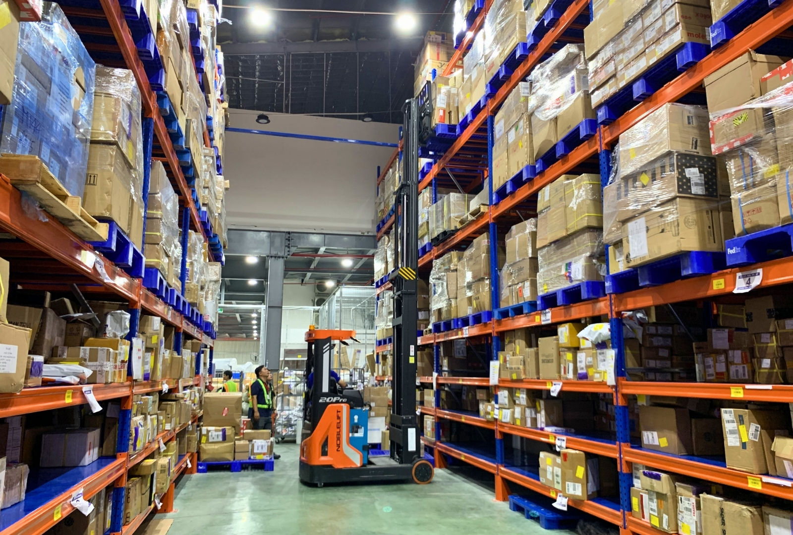 Kho hàng của FedEx tại TP. Hồ Chí Minh. Ảnh: FedEx