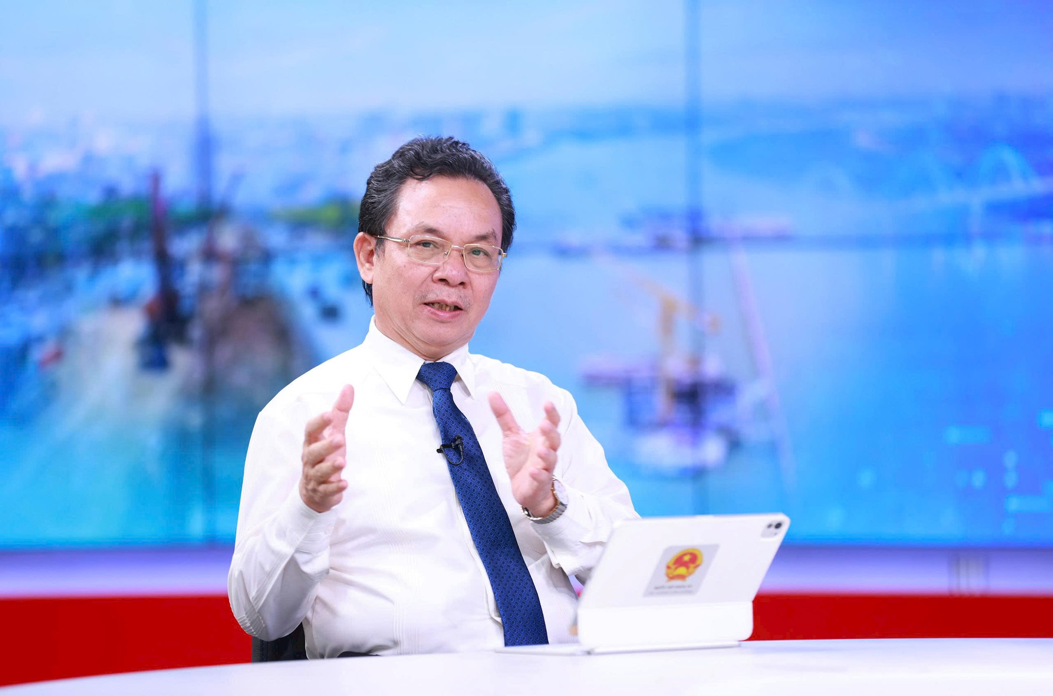 GS.TS Hoàng Văn Cường - Phó Chủ tịch Hội Khoa học Kinh tế Việt Nam tham gia chương trình. Ảnh: Văn Tuyến